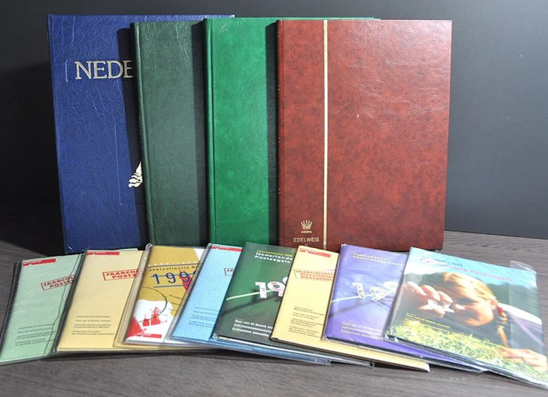 Netherlands - Collection dating from the classic period in an Importa album