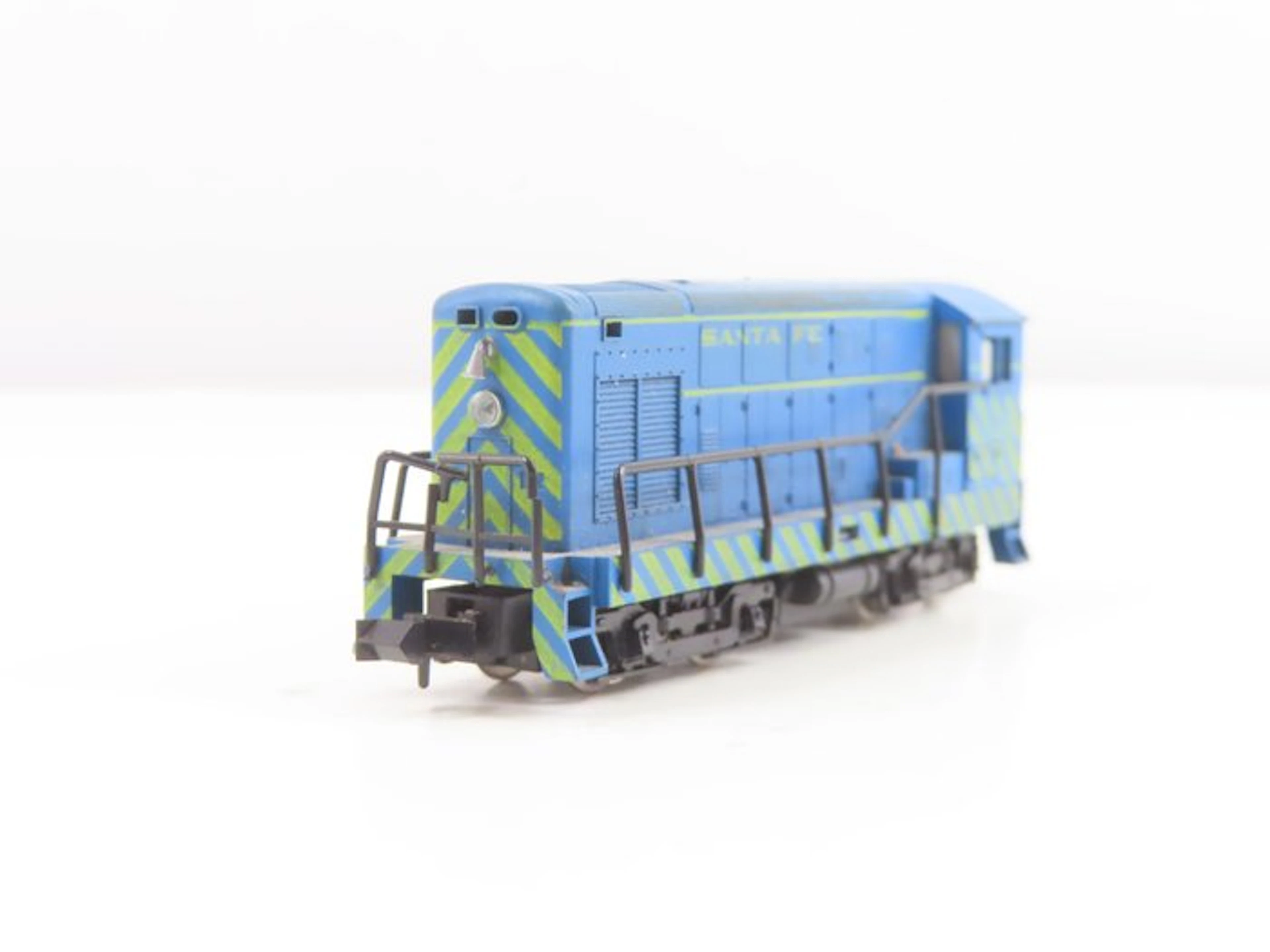 Minitrix N - 51 2005 00 - Diesel locomotive (1) - FM H-12-44 - Santa Fe