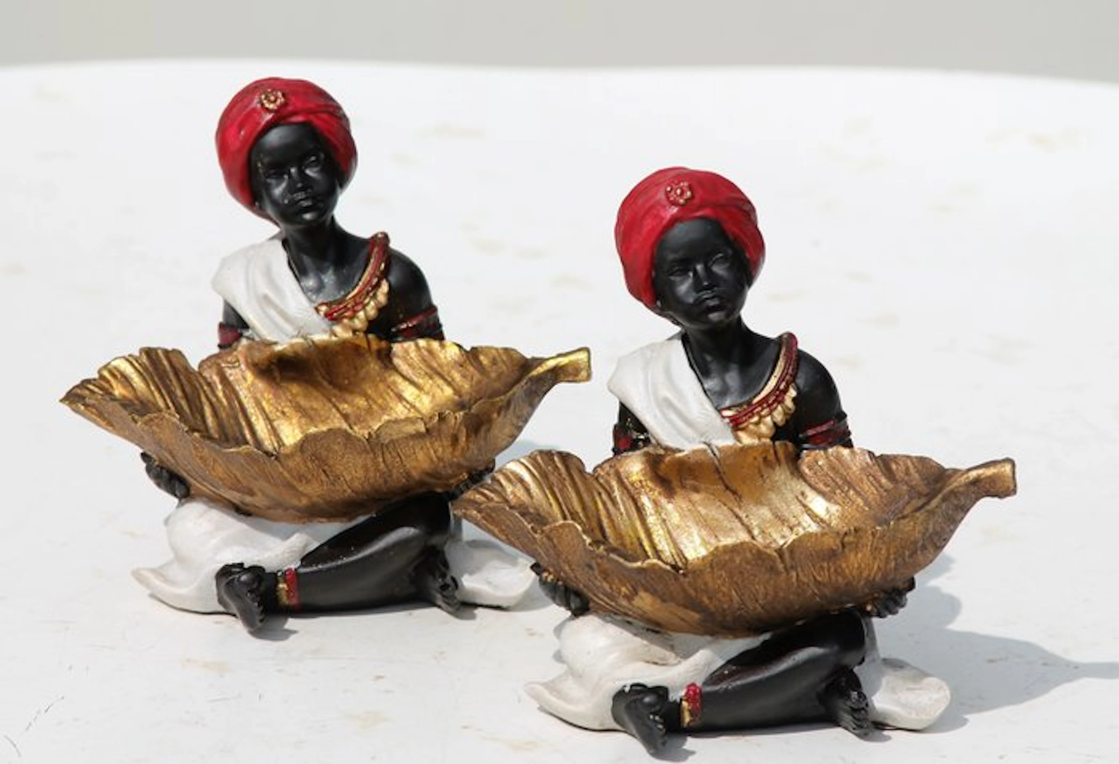 Statue, zeep of chocolade schaaltjes - 15 cm - resin