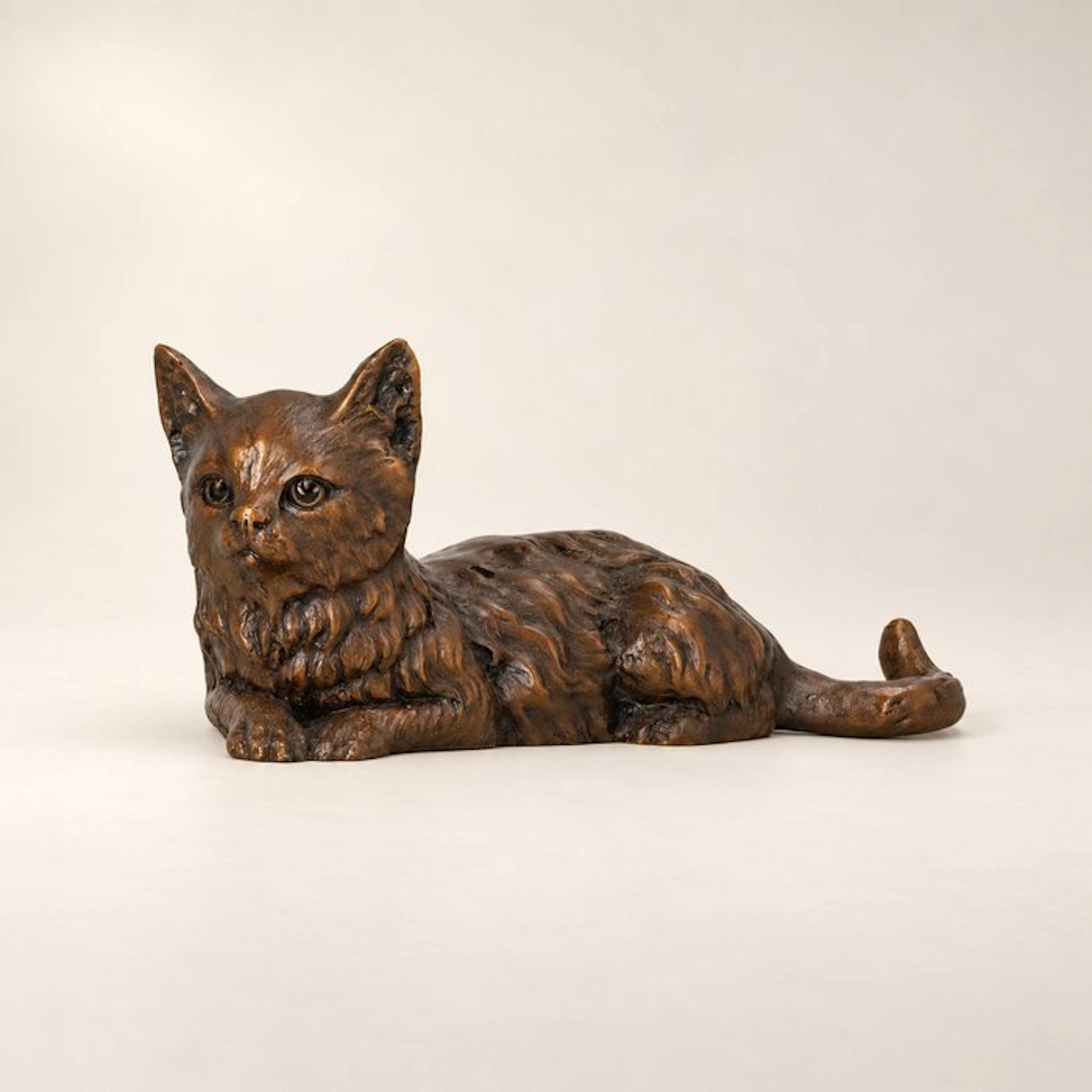 Figurine - Liggende kat - Bronze