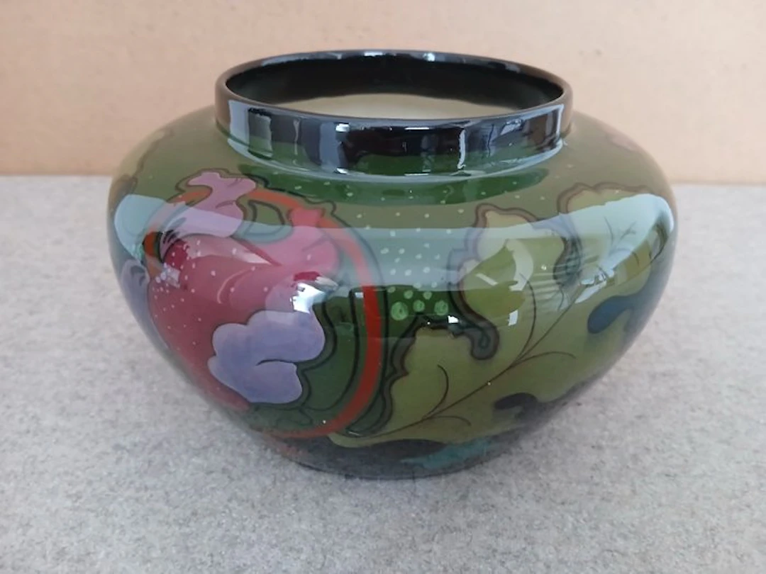 Regina, Gouda - Jar - Earthenware, plateel - cachepot, gloss enamel