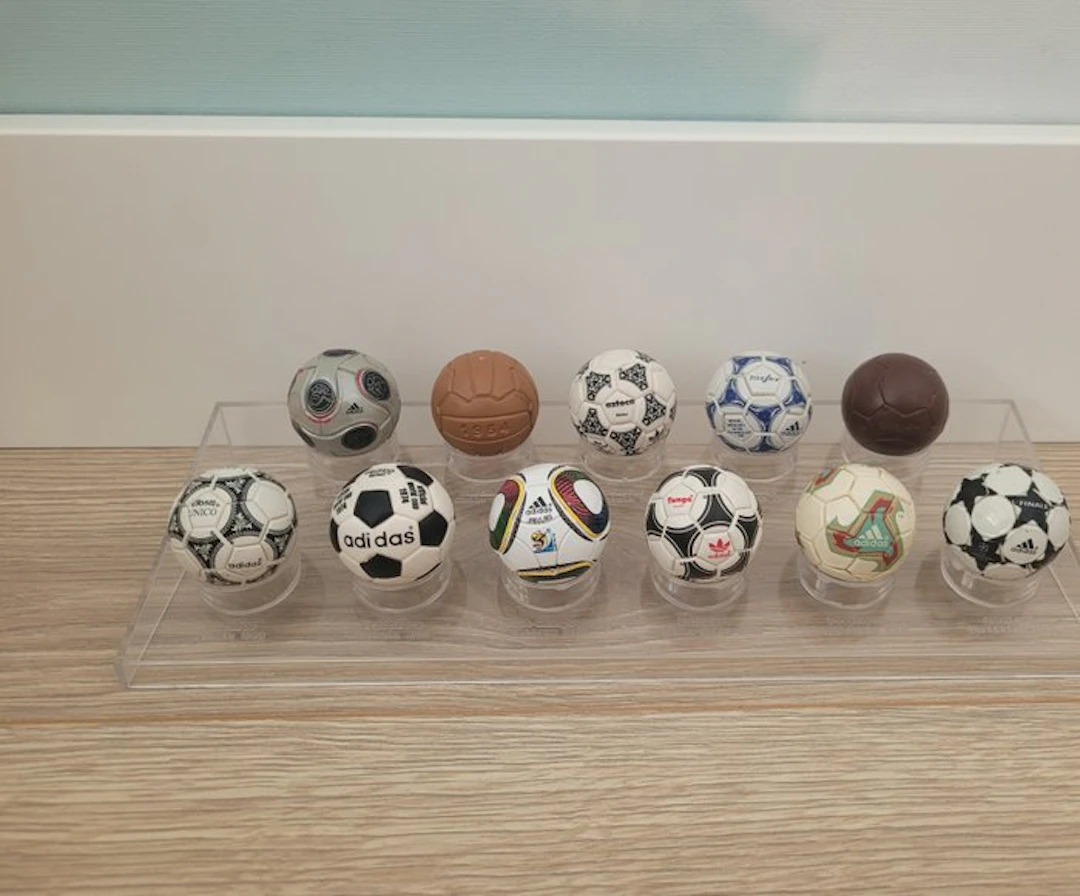 Fútbol - ADIDAS miniature balls + display stand