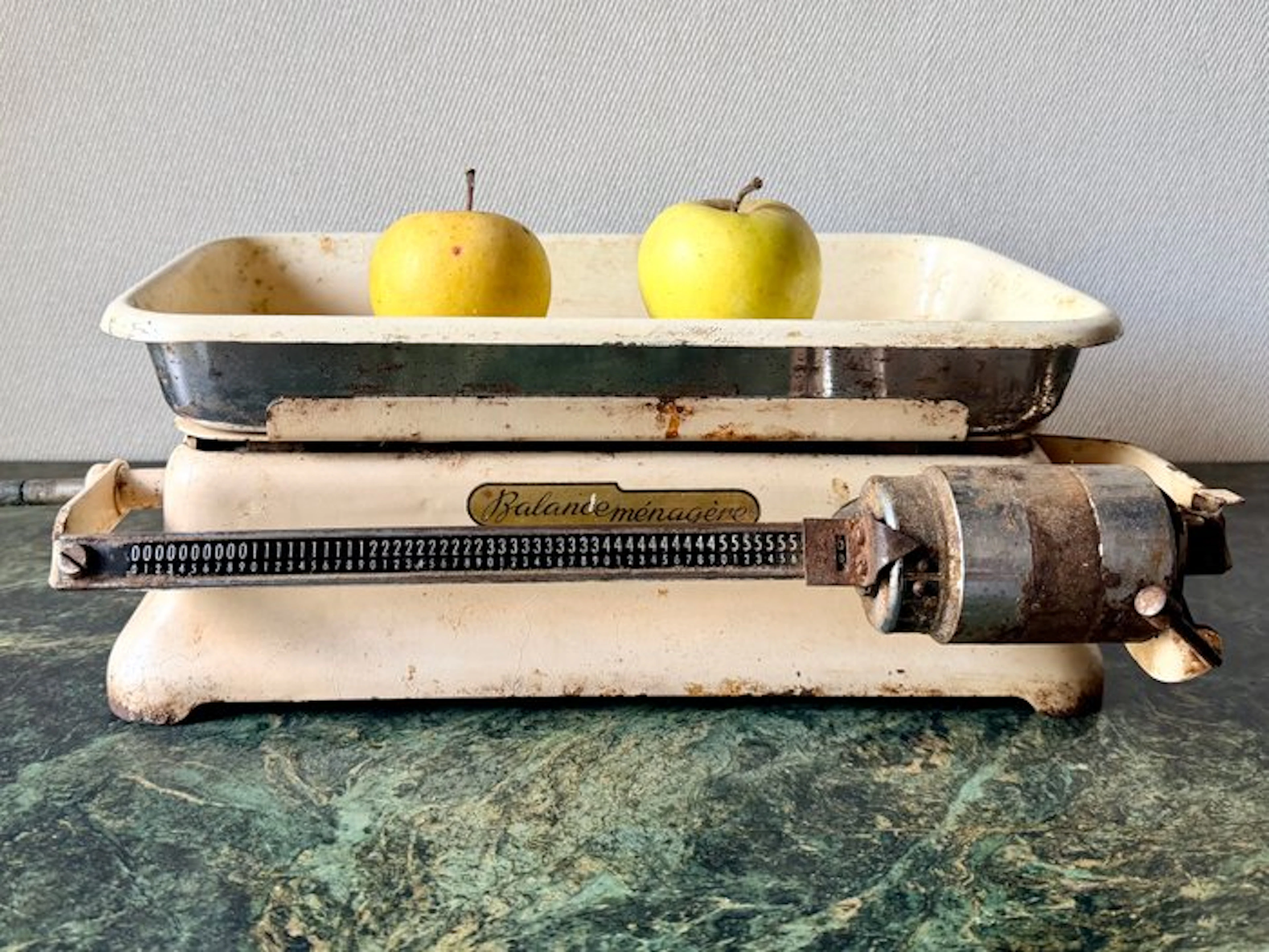 Balance or scale - Metal, Enamel - Vintage Scaled