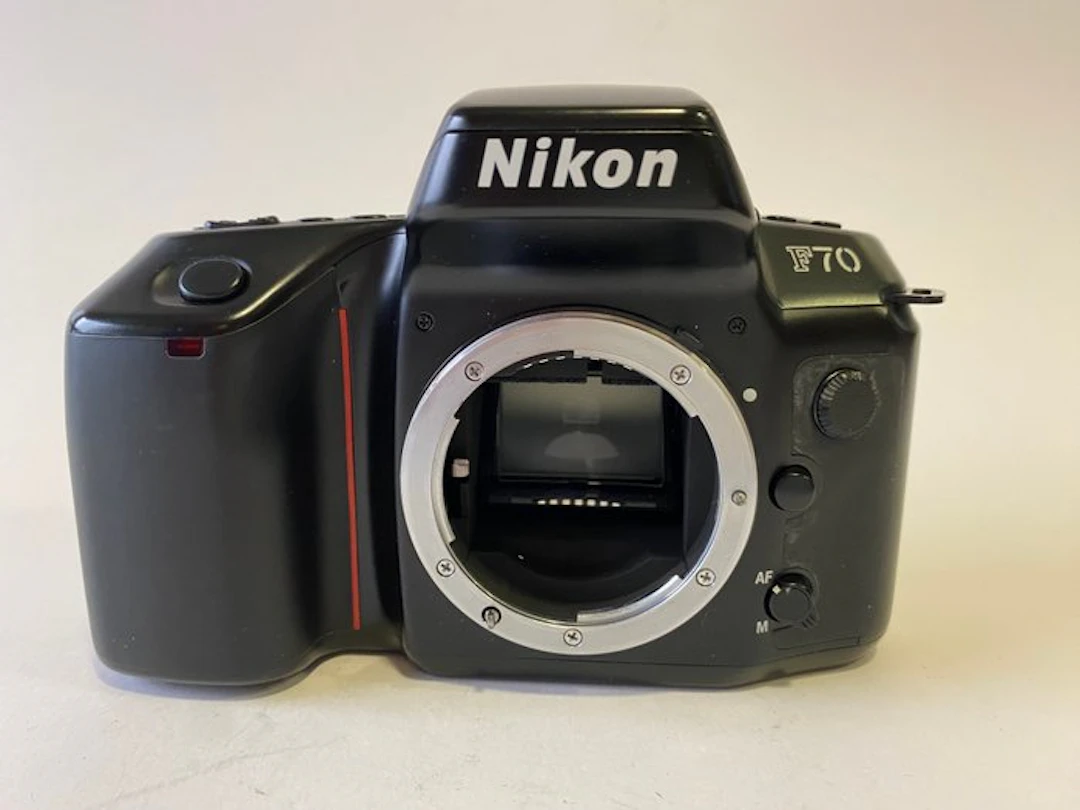 Nikon F70 Black Single lens reflex camera (SLR)