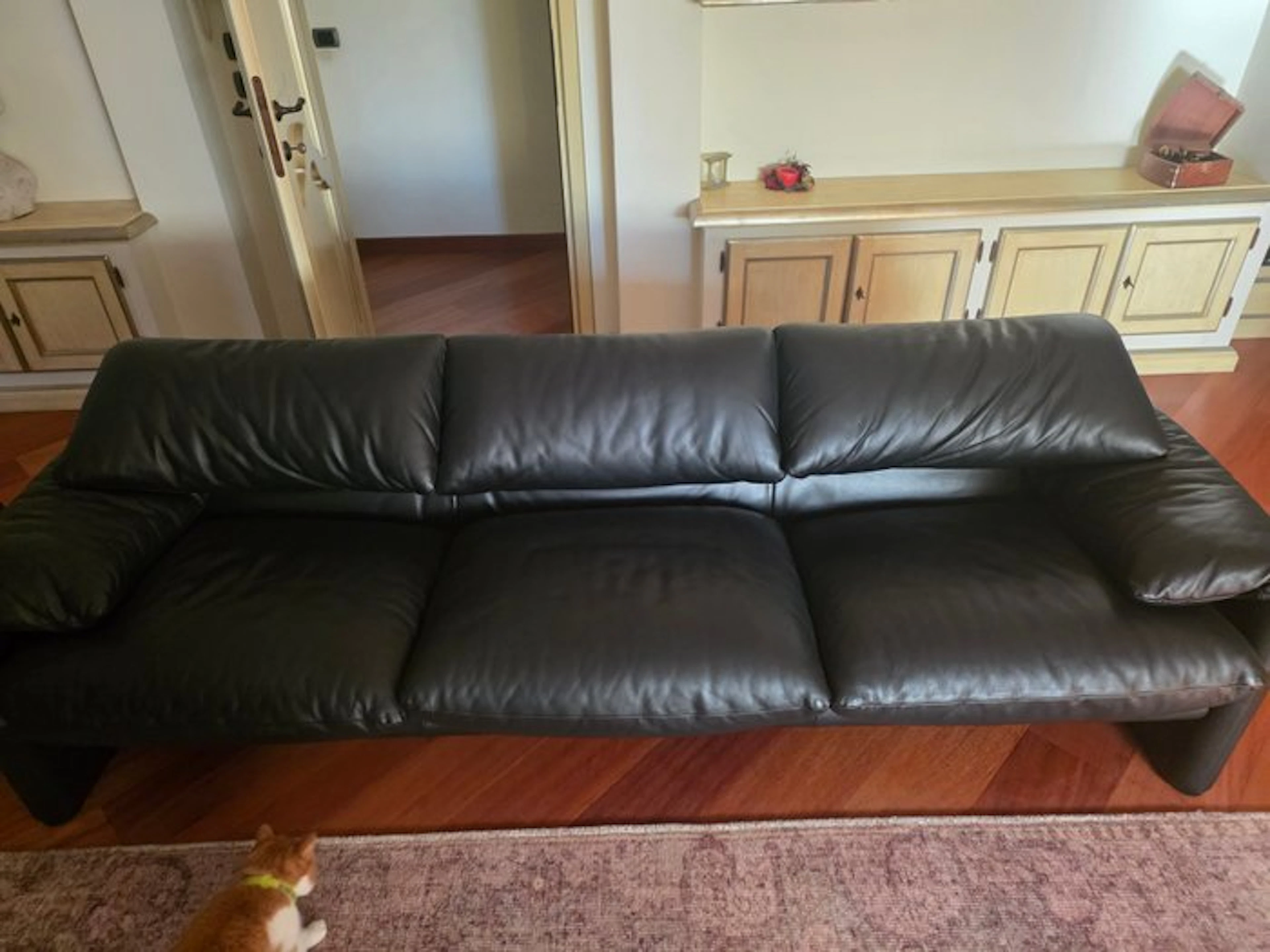 Cassina - Vico Magistretti - Sofa - 675M - Calfskin - Veal full flower