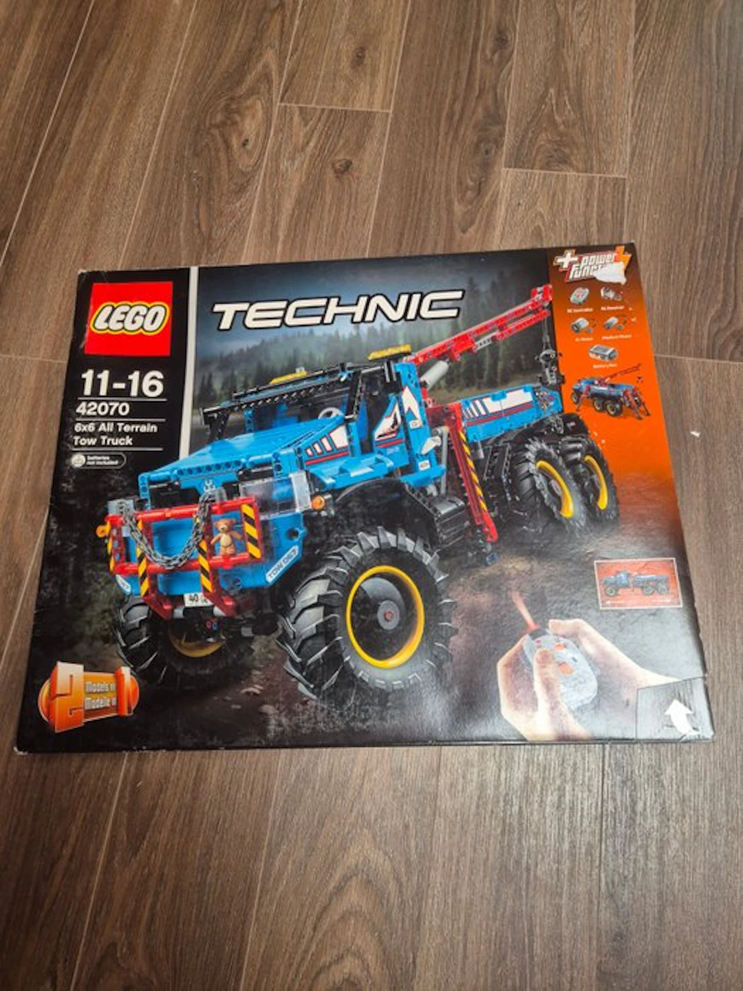 LEGO Set - 42070 - Technic - 6x6 All Terrain Tow Truck