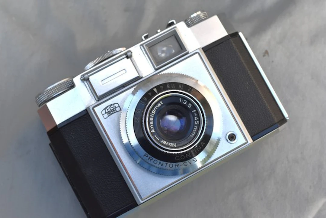 Zeiss Ikon Contina 11 sluiter Prontor-SVS lens Novar Analogue camera