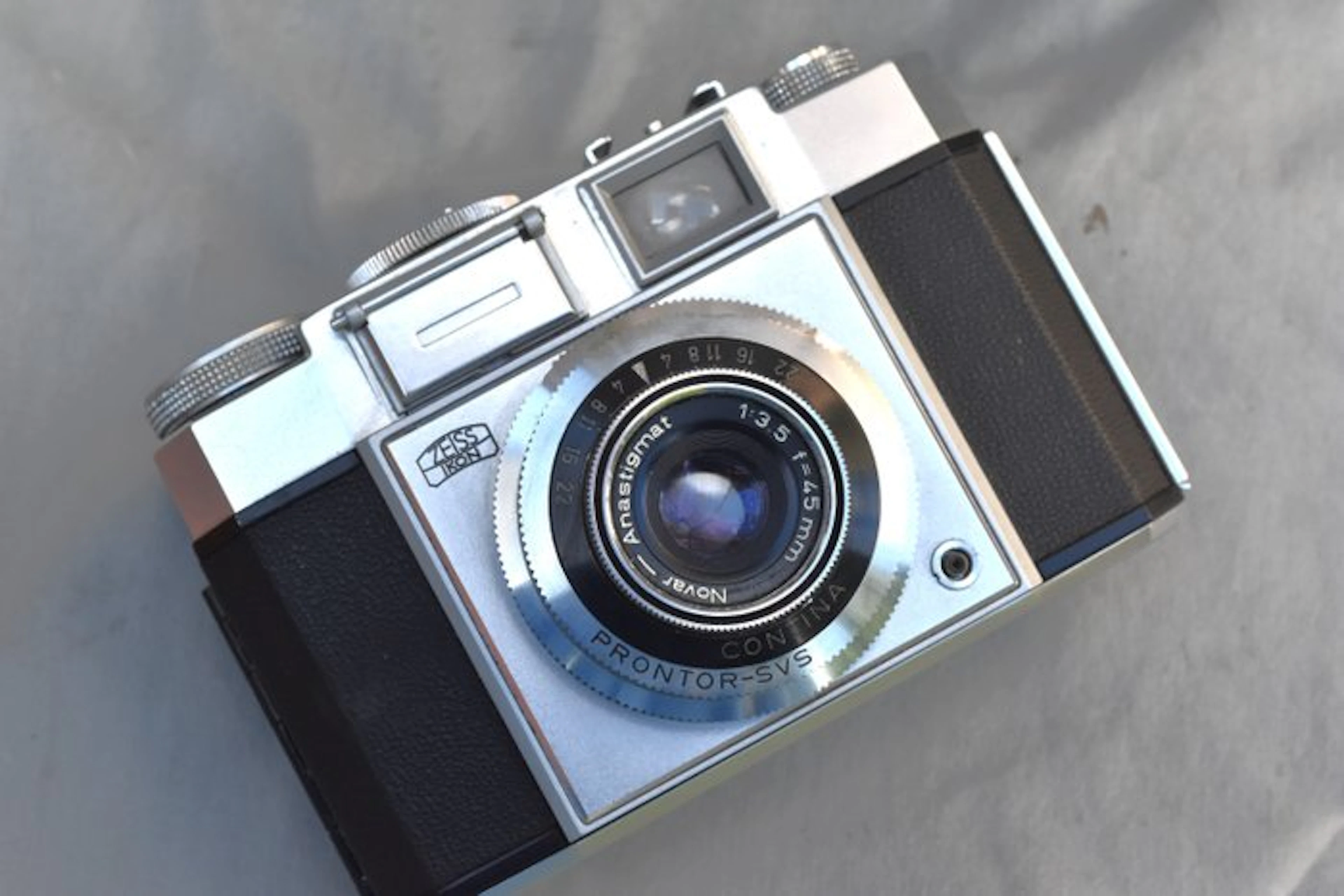 Zeiss Ikon Contina 11 sluiter Prontor-SVS lens Novar Analogue camera