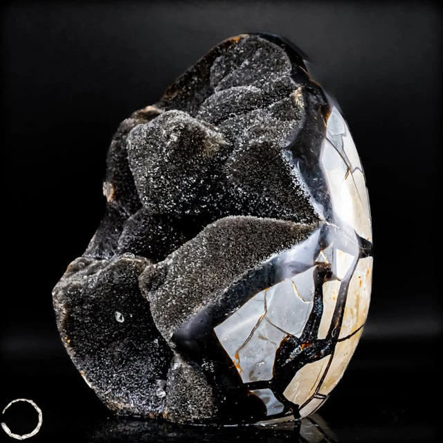 Very Decorative Septarian Druse, with Calcite Crystals- 3945.56 g