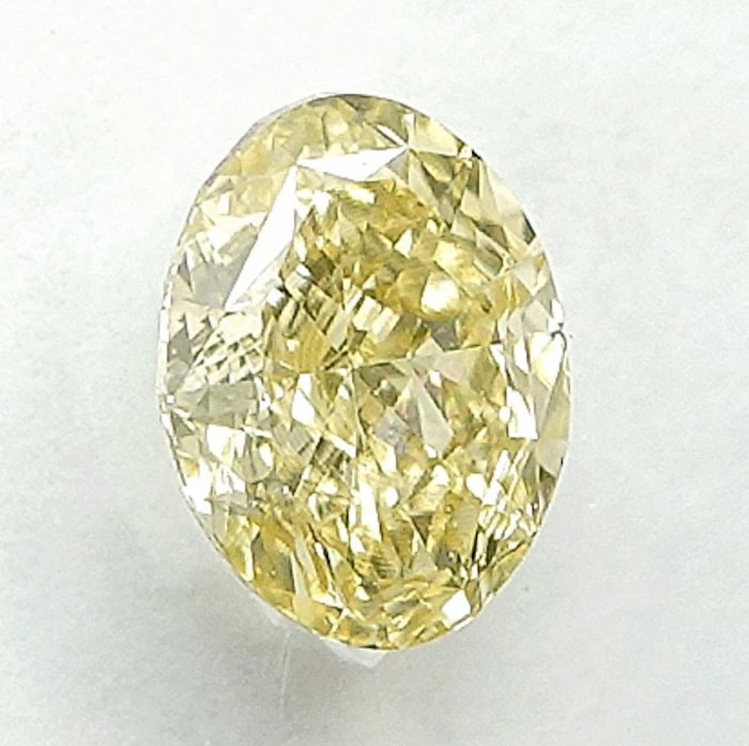 No reserve price - 1 pcs Diamond (Natural coloured)...
