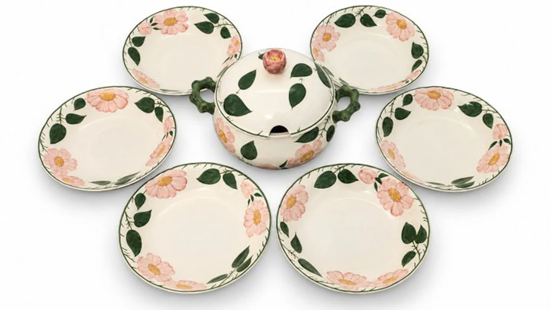 Villeroy & Boch - Suite de 6 assiettes creuses et 1...