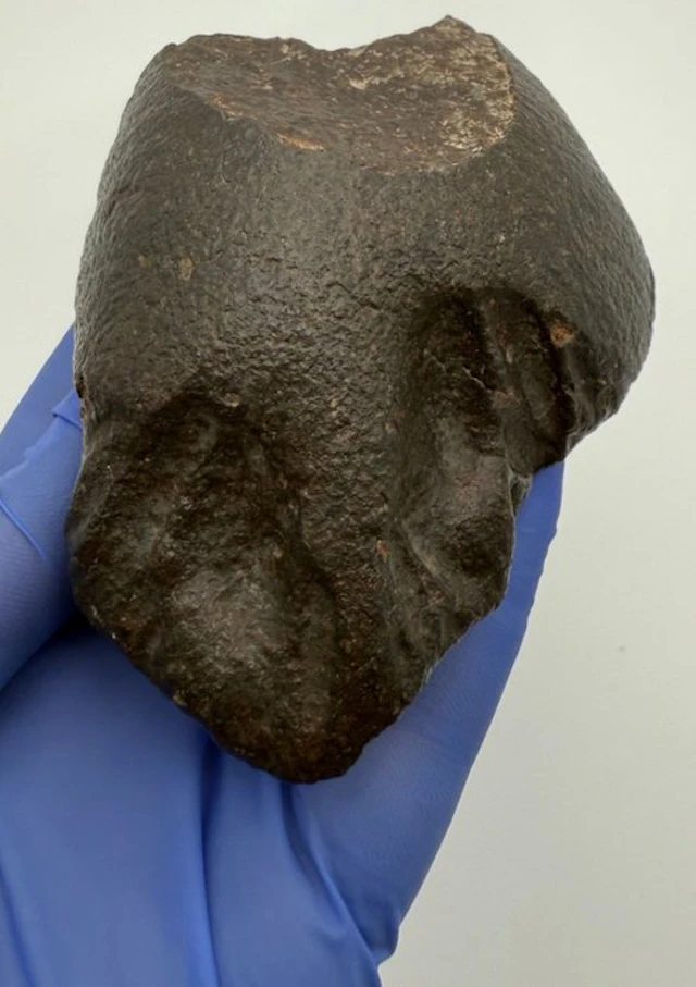 Oriented Meteorite Unclassified chondrite - 632 g