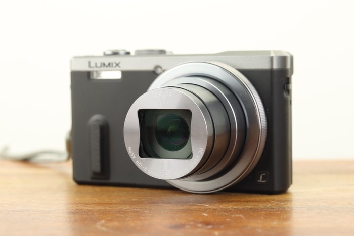 PANASONIC DMC-TZ60 シルバー 1571 PANASONIC DMC-TZ60 シルバー 1571