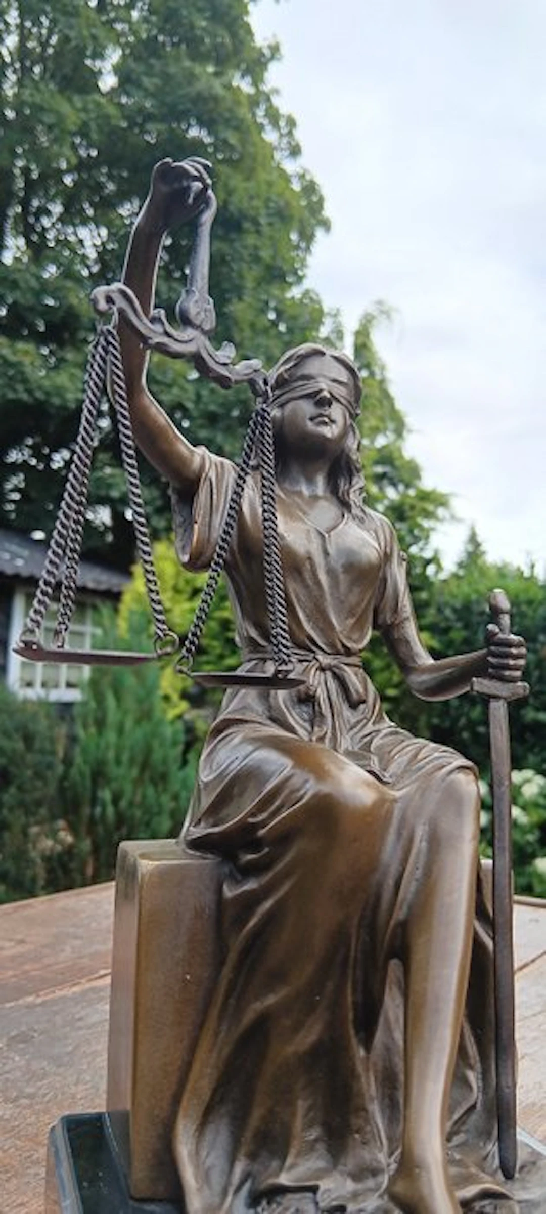 naar mayer - Sculpture, Godin van gerechtigheid - 25.5 cm - Bronze