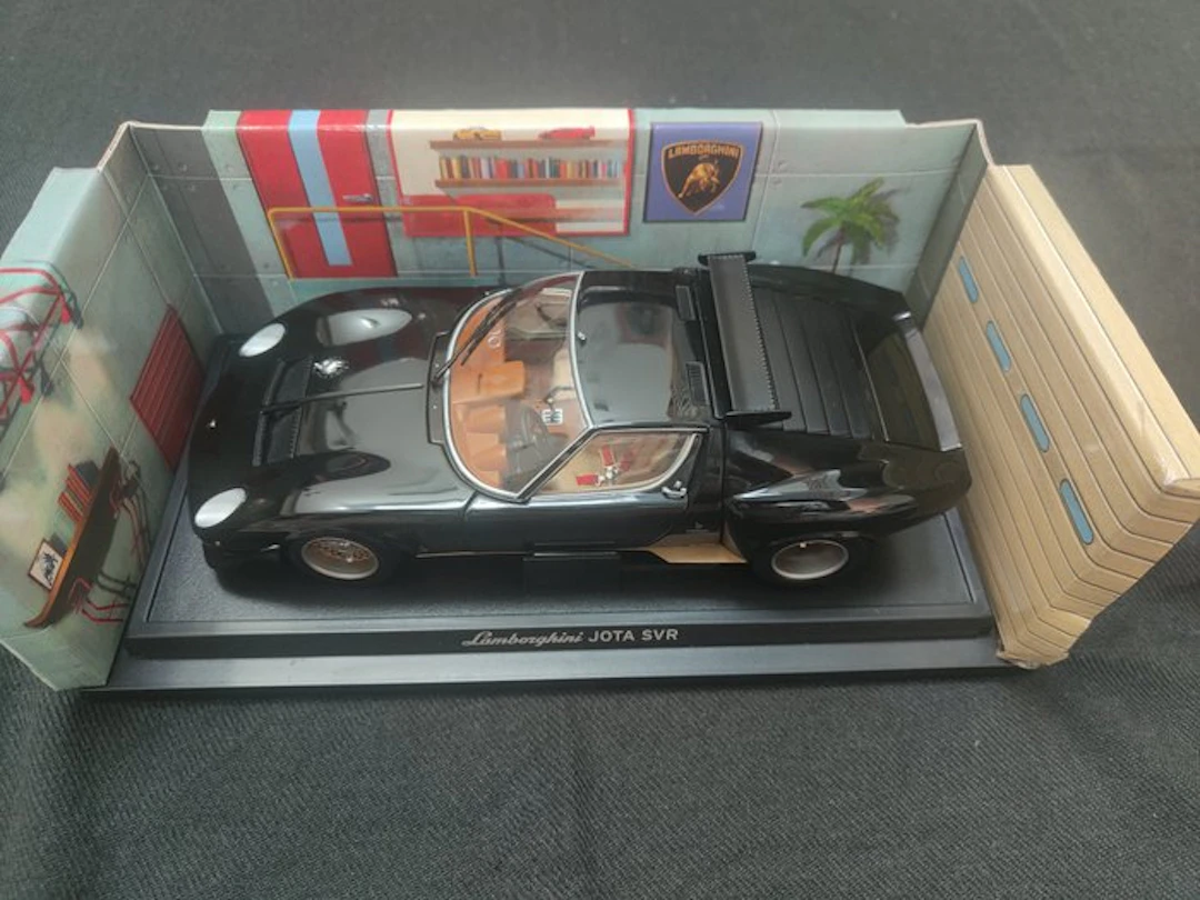 Kyosho 1:18 - Model car - Lamborghini JOTA SVR