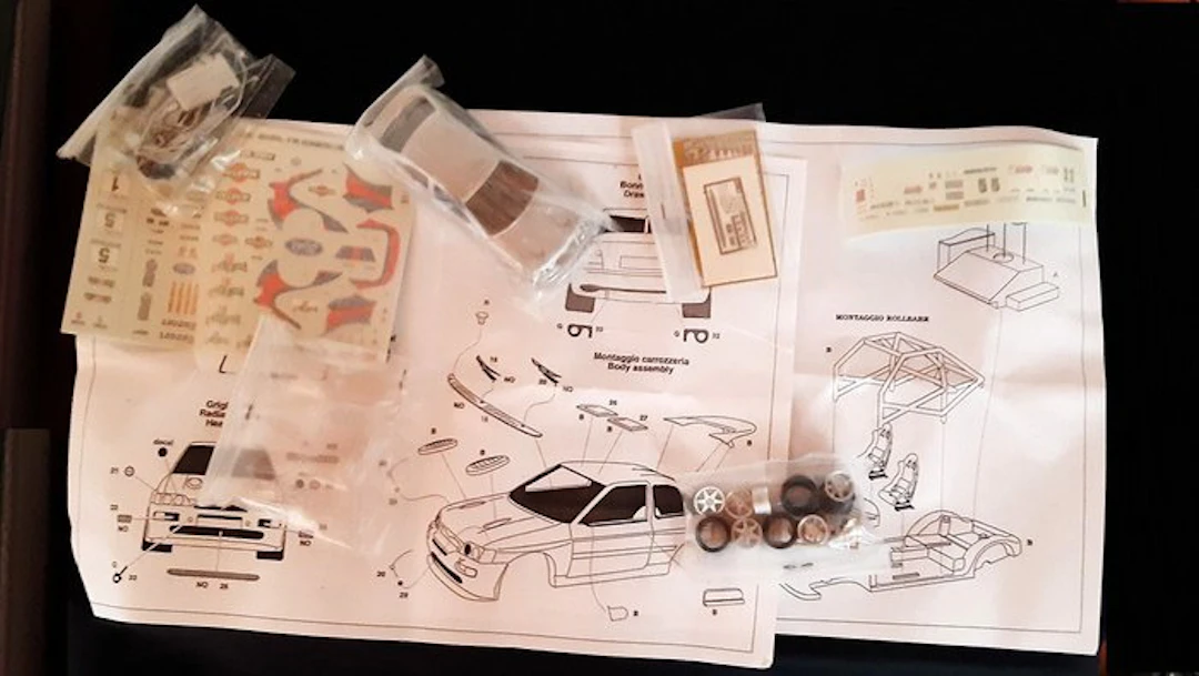 MERI Kits 1:43 - Model kit - FORD ESCORT COSWORTH 4x4 - MARTINI - RALLY