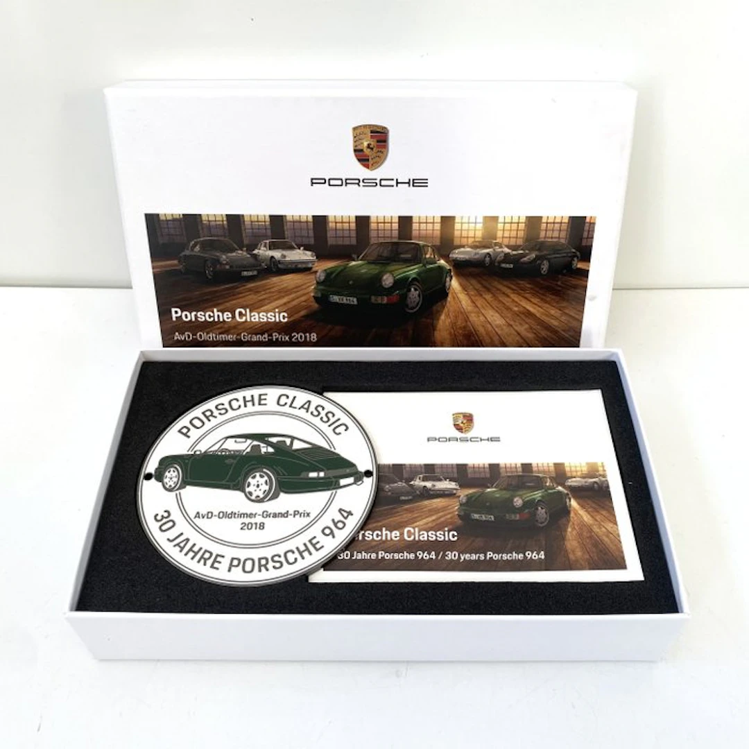Porsche 911 grill badge “30 Years 964” - Gelimiteerd tot 1200 exemplaren