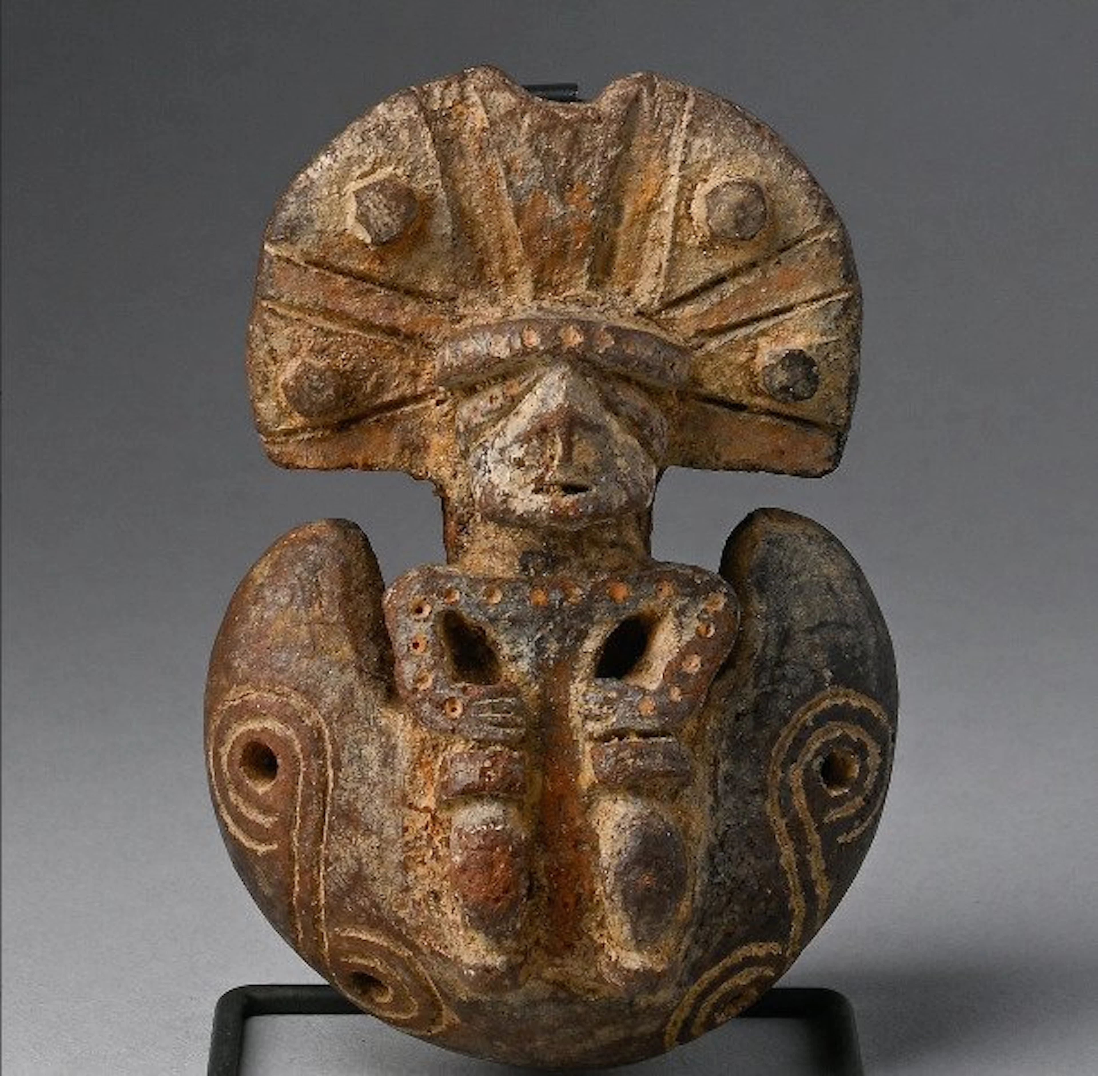 Figurine - Tairona Okarina mit stehender zoomorpher Figur...