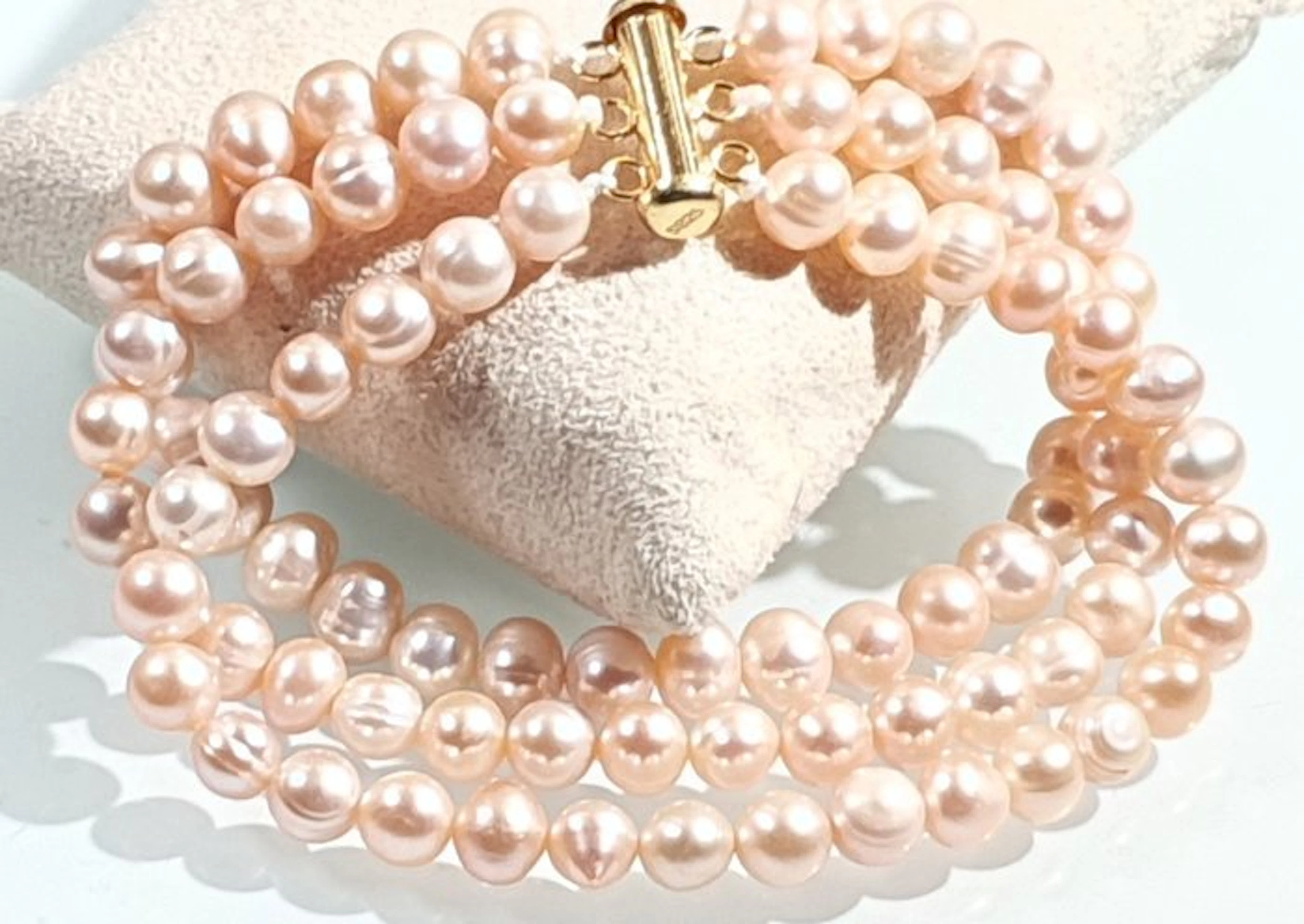 Pastel-toned natural freshwater pearls - 3-wrap - Calm...