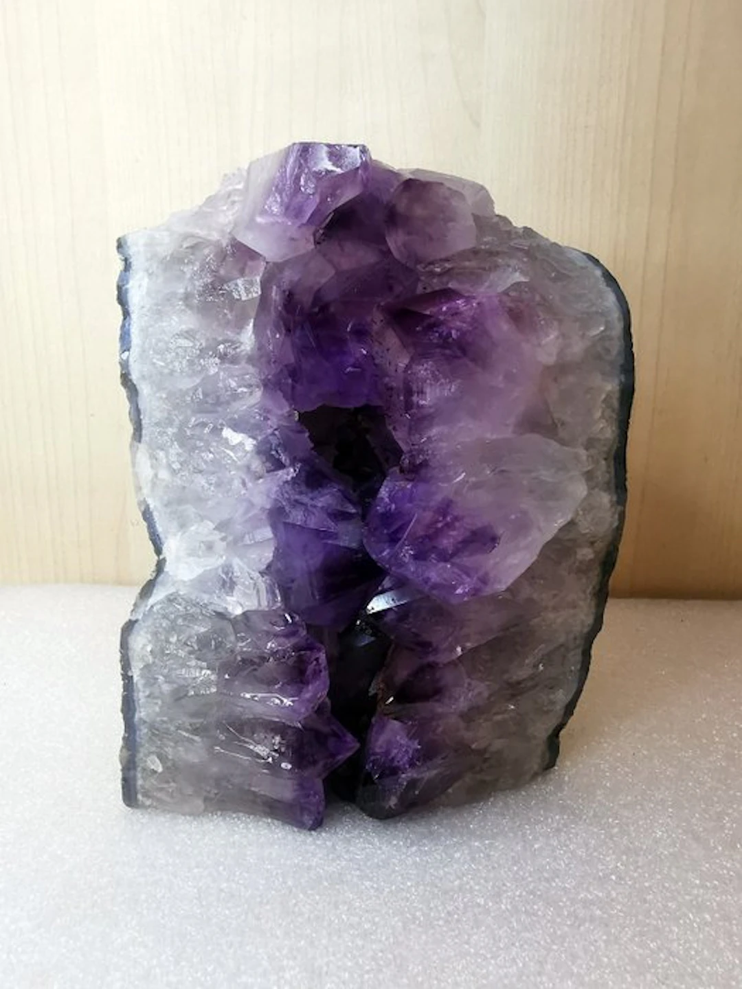 Amethyst Crystal - Height: 170 mm - Width: 140 mm- 2995 g - (1)