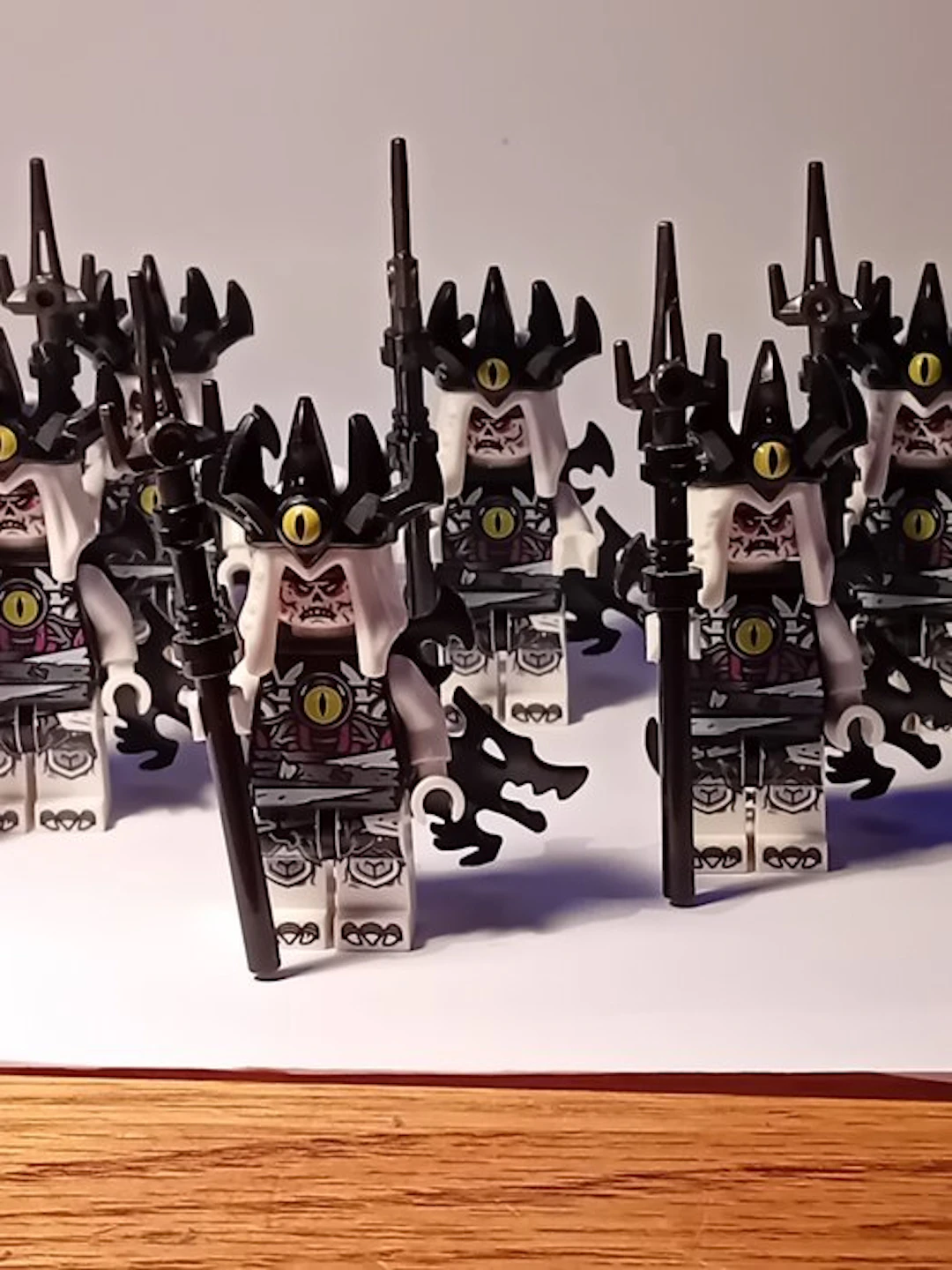 LEGO Minifigure - DREAMZzz - Dreamzzz evil magician and evil crosbower