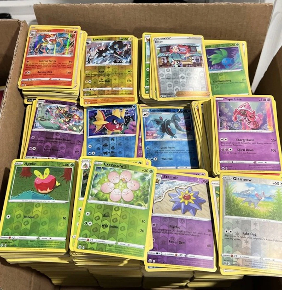 Pokémon - 1000 Bulk cards Foil, Holo, Reverse holo - Various sets