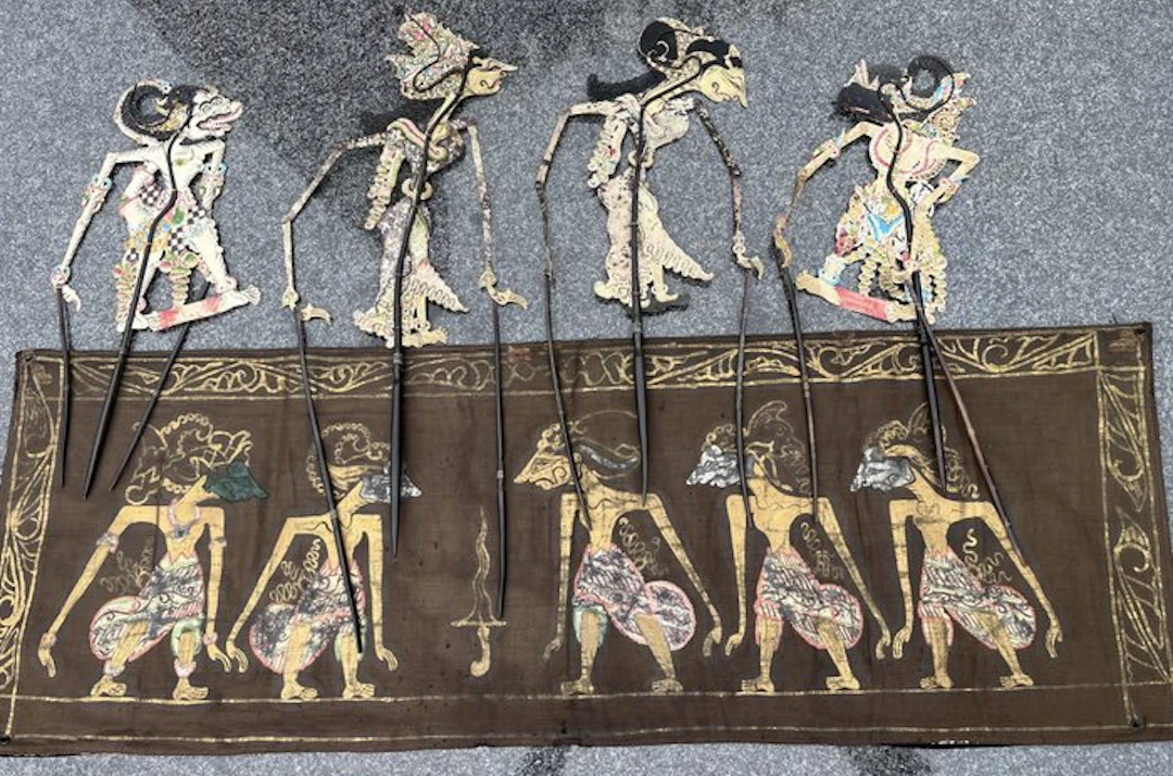 Puppet - Wayang Kulit - Leather, buffalo horn - Mid 20th century