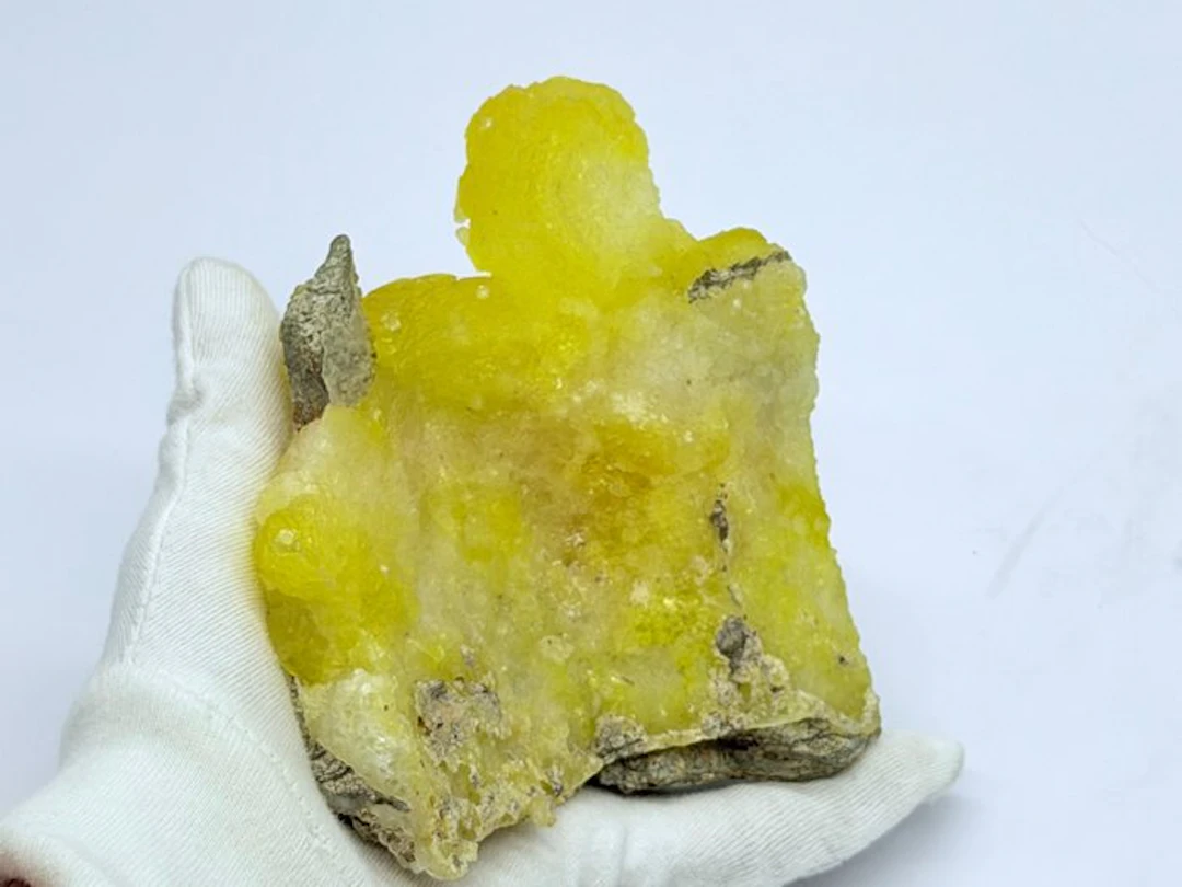 Stunning Yellow Brucite Mineral Specimen Specimen- 577 g - (1)