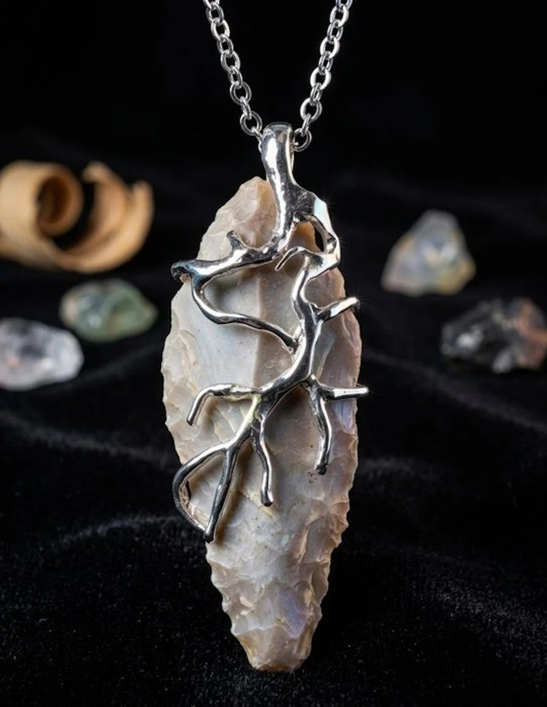 Neolithic, Ténéré Translucent Flint Arrow head (No reserve price)