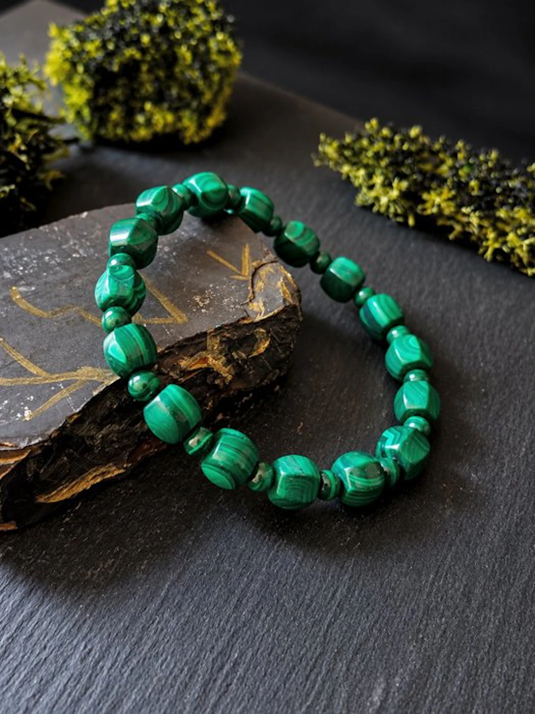 Precious Malachite Bracelet - Intense Green Tones- 25 g - (1)