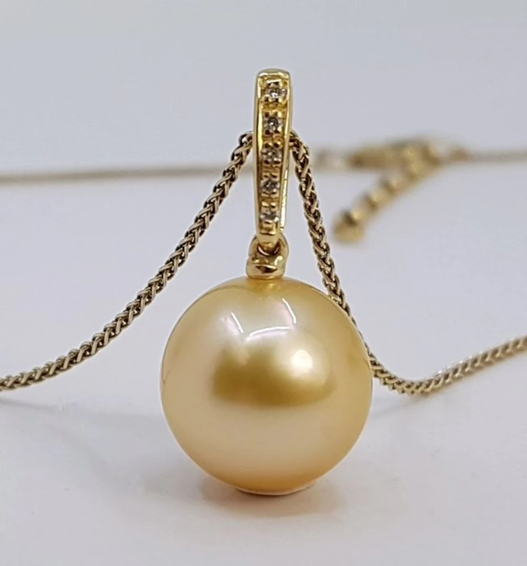 Necklace with pendant - 14 kt