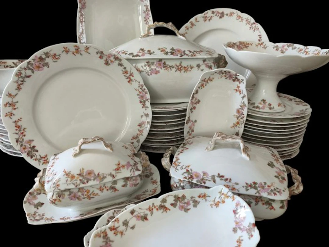 Jean Pouyat Limoges - Table service for 12 (46) - Porcelain