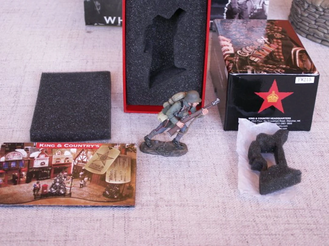 King & Country - Toy soldier REF FW215 ADVANCING WITH RIFLE - 2010-2020 - China
