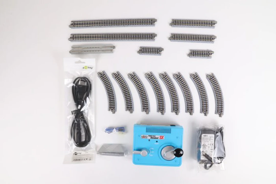 Kato N - Model train tracks (1) - N-scale rails and throttle