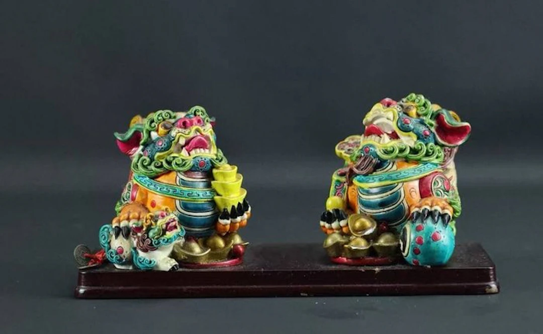 Decorative ornament - Colorful Foo Dog Pair