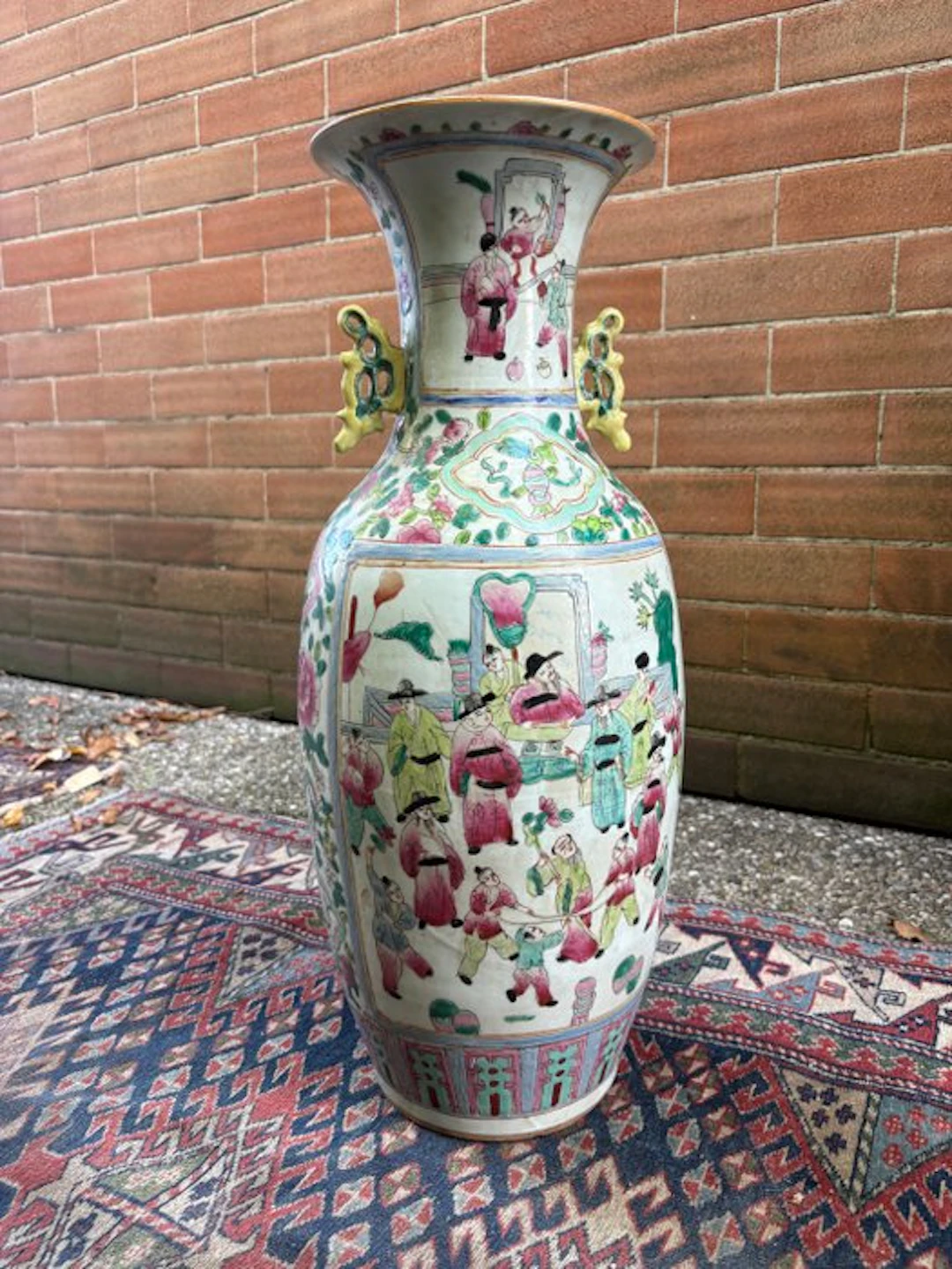 Vase - Porcelain - China - Qing Dynasty (1644-1911)