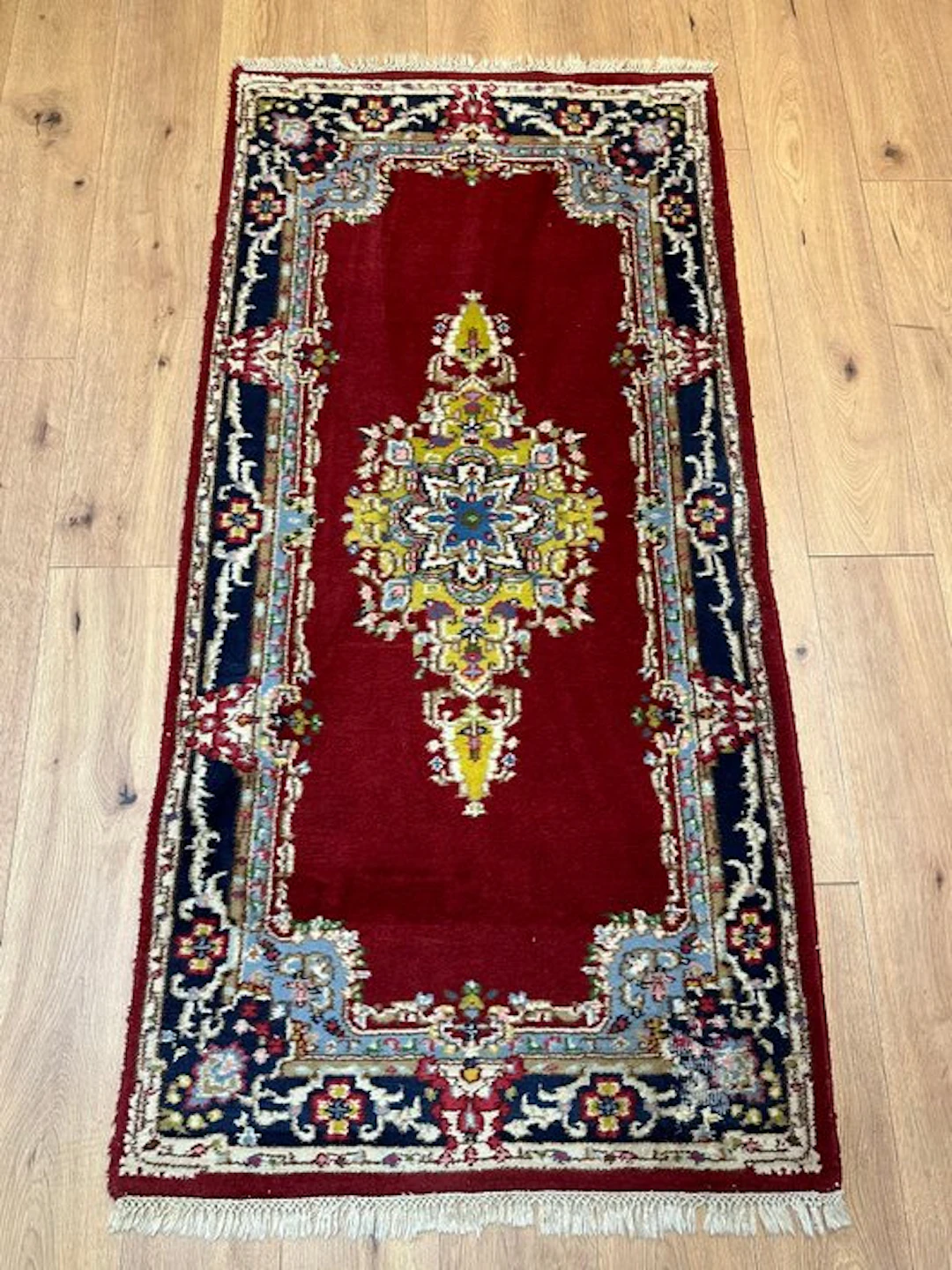 Magnificent Oriental rug with a delicate medallion...
