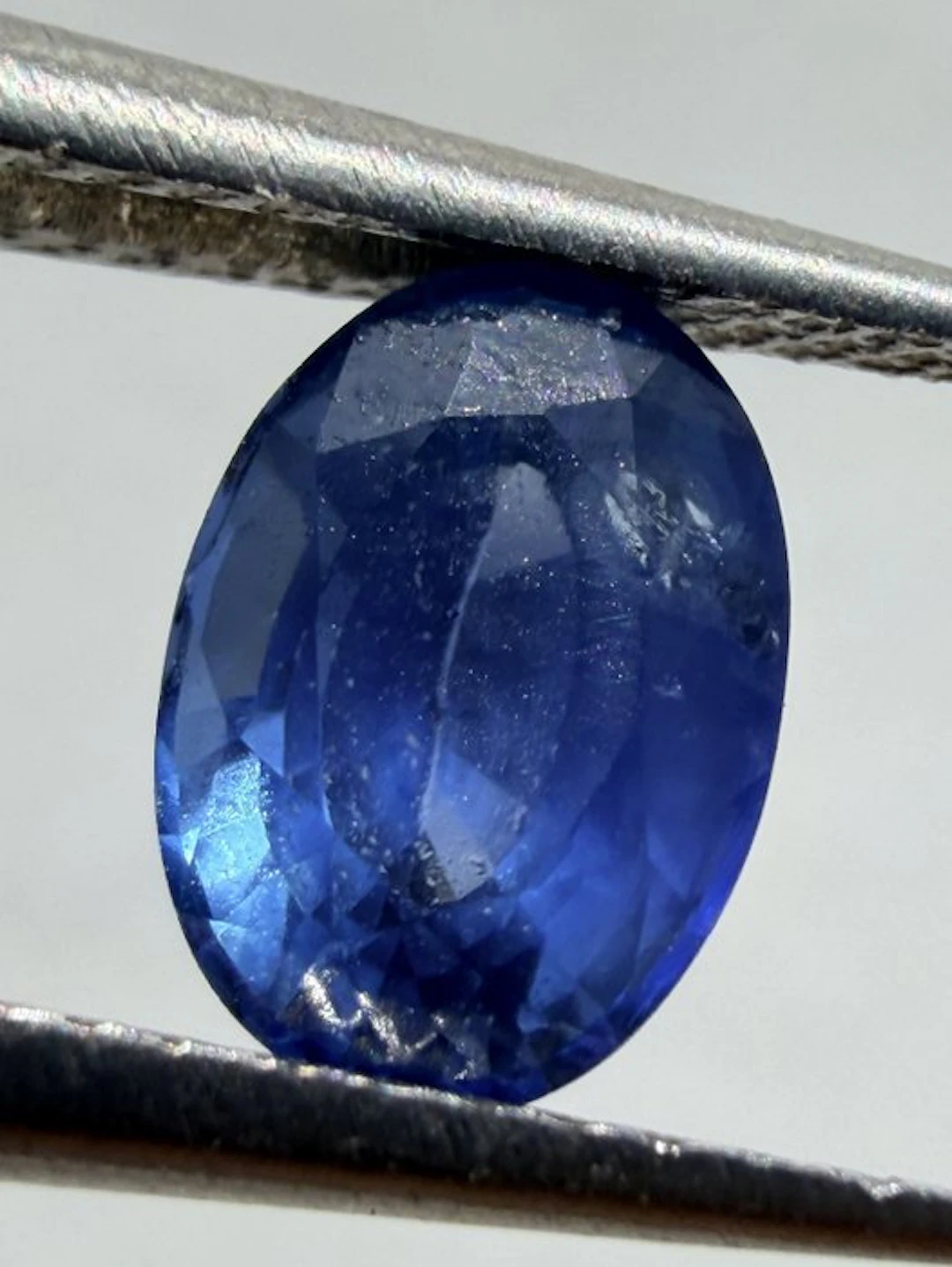Blue Sapphire - 1.20 ct - Antwerp Laboratory for Gemstone...