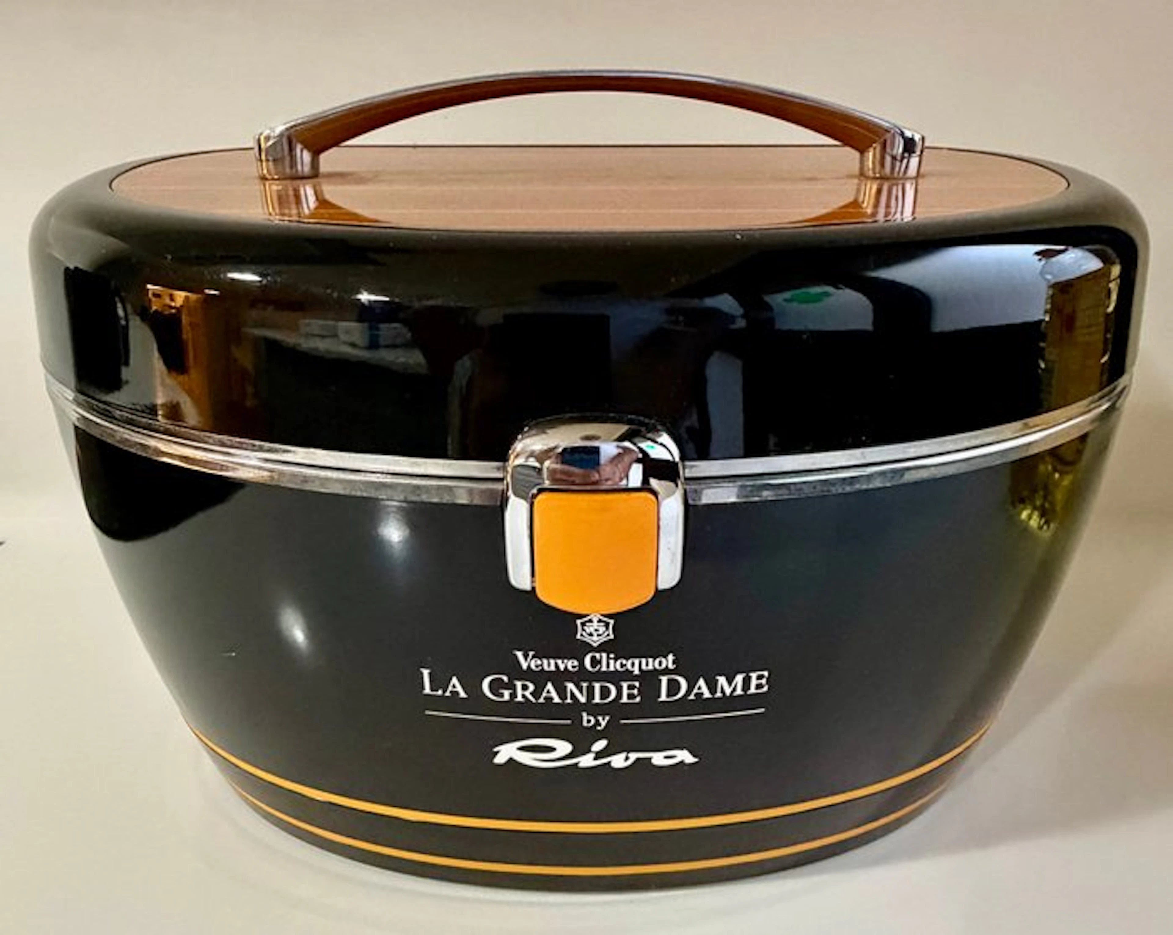 Vintage Limited Edition Veuve Clicquot by Riva La Grande...