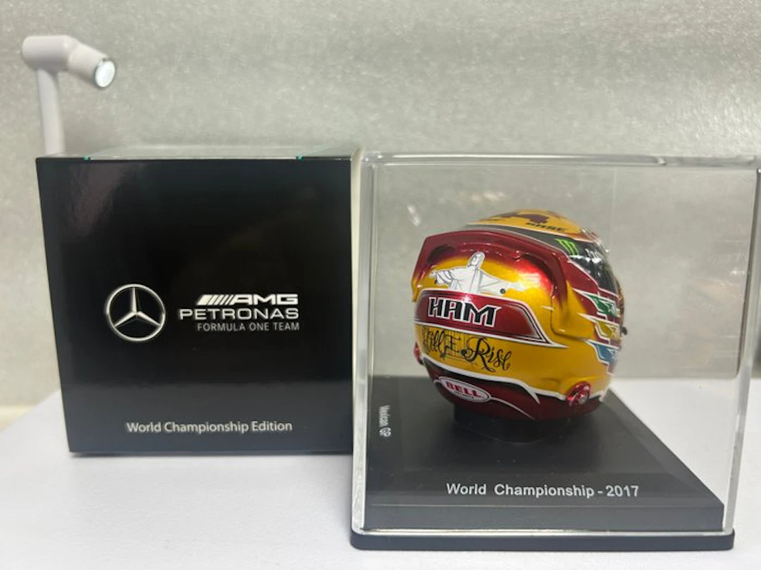 Spark 1:50 - Model car - Rare! Lewis Hamilton Mercedes...