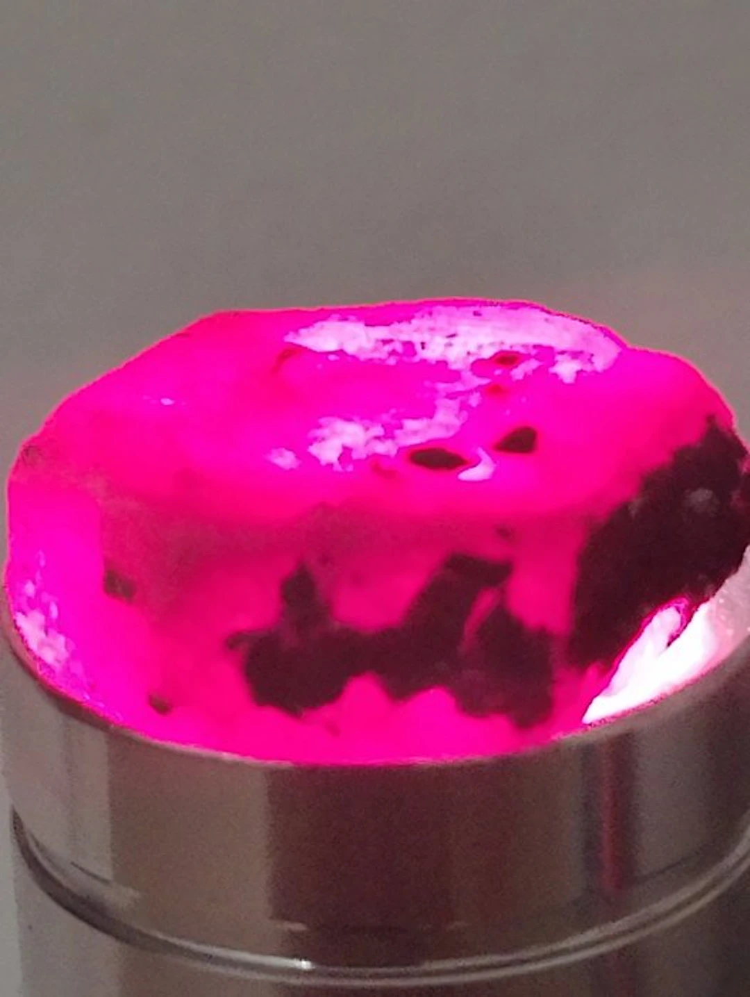 Ruby Rough - Height: 2.9 cm - Width: 2.8 cm- 18.59 g - (1)