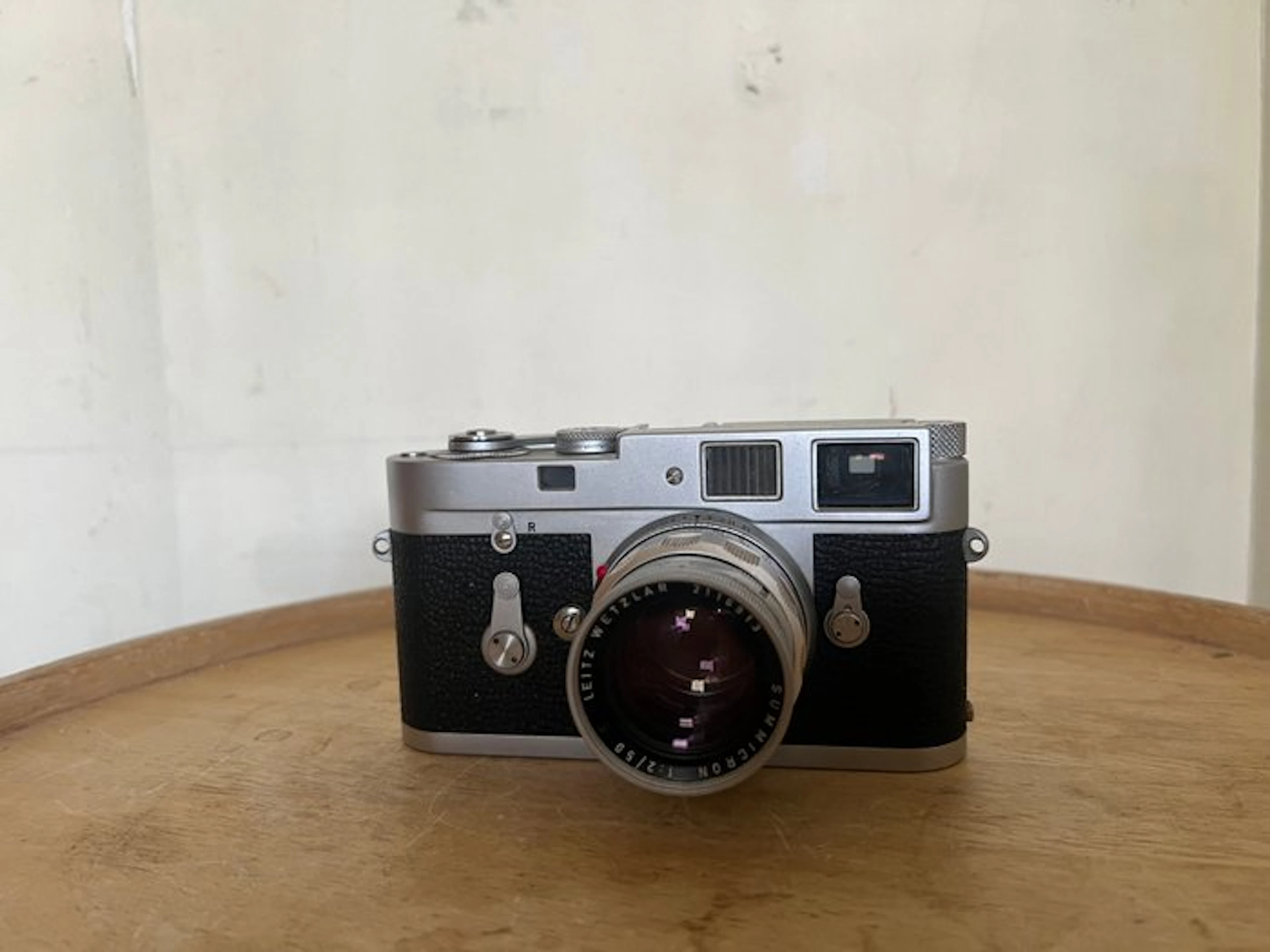 Leica M2 + Summicron 50/2.0 Analogue camera