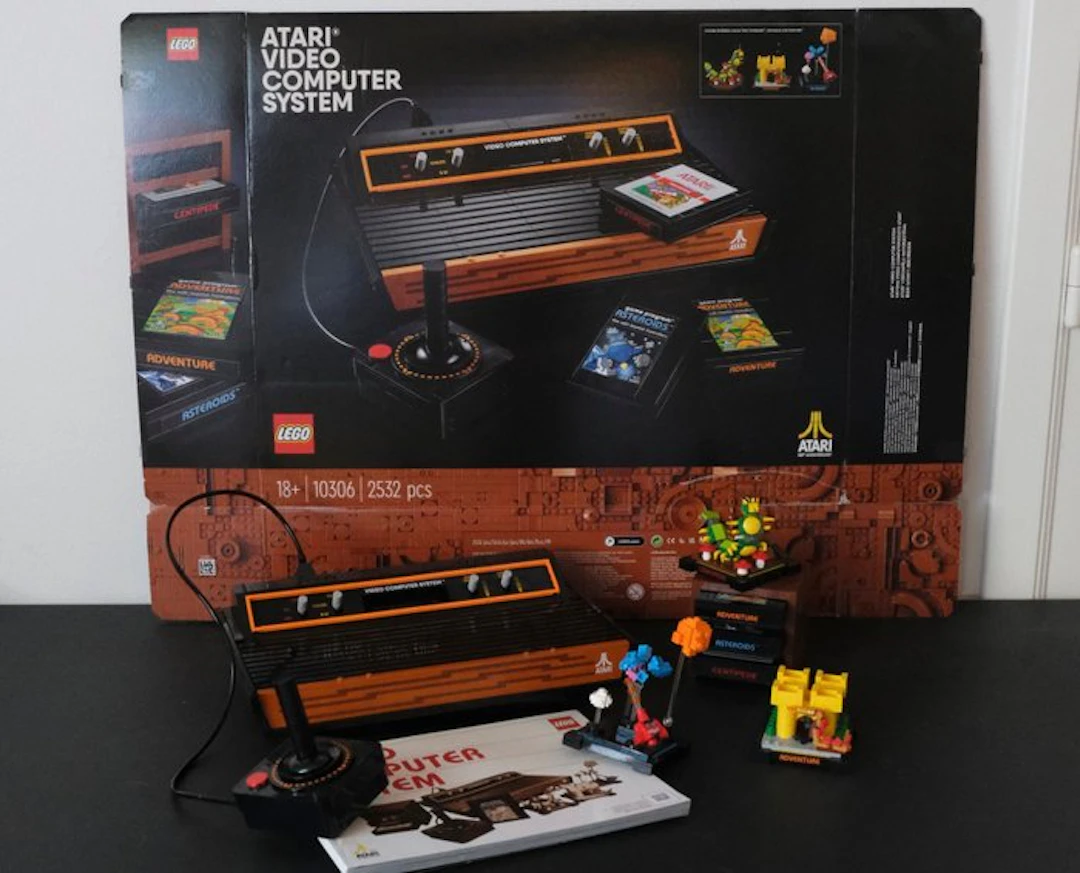 LEGO Set - 10306 - Icons - Atari 2600 Video Computer...