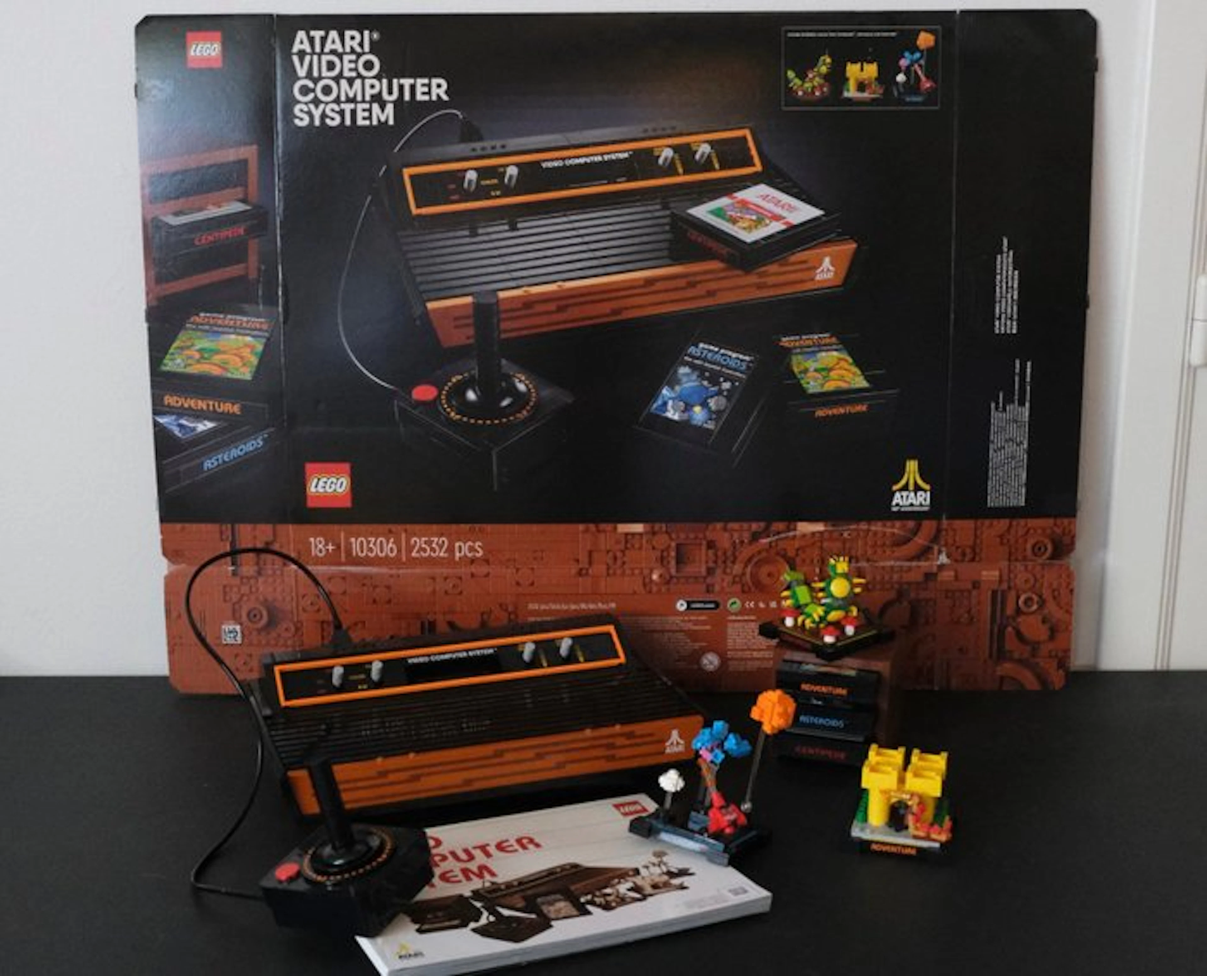 LEGO Set - 10306 - Icons - Atari 2600 Video Computer...