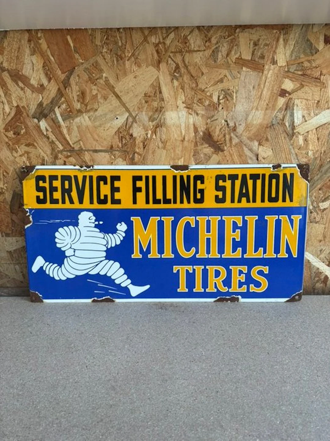 Magnificent vintage enamelled plaque - Michelin Bibendum - Enamel plate - Steel