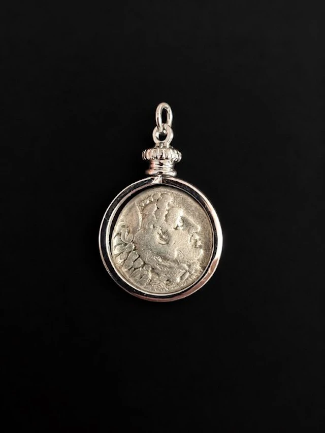 Ancient Greek Pendant in silver metal and coin in silver