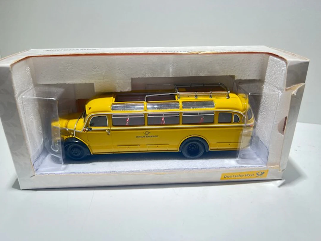MiniChamps 1:43 - Model bus - Mercedes-Benz O 3500