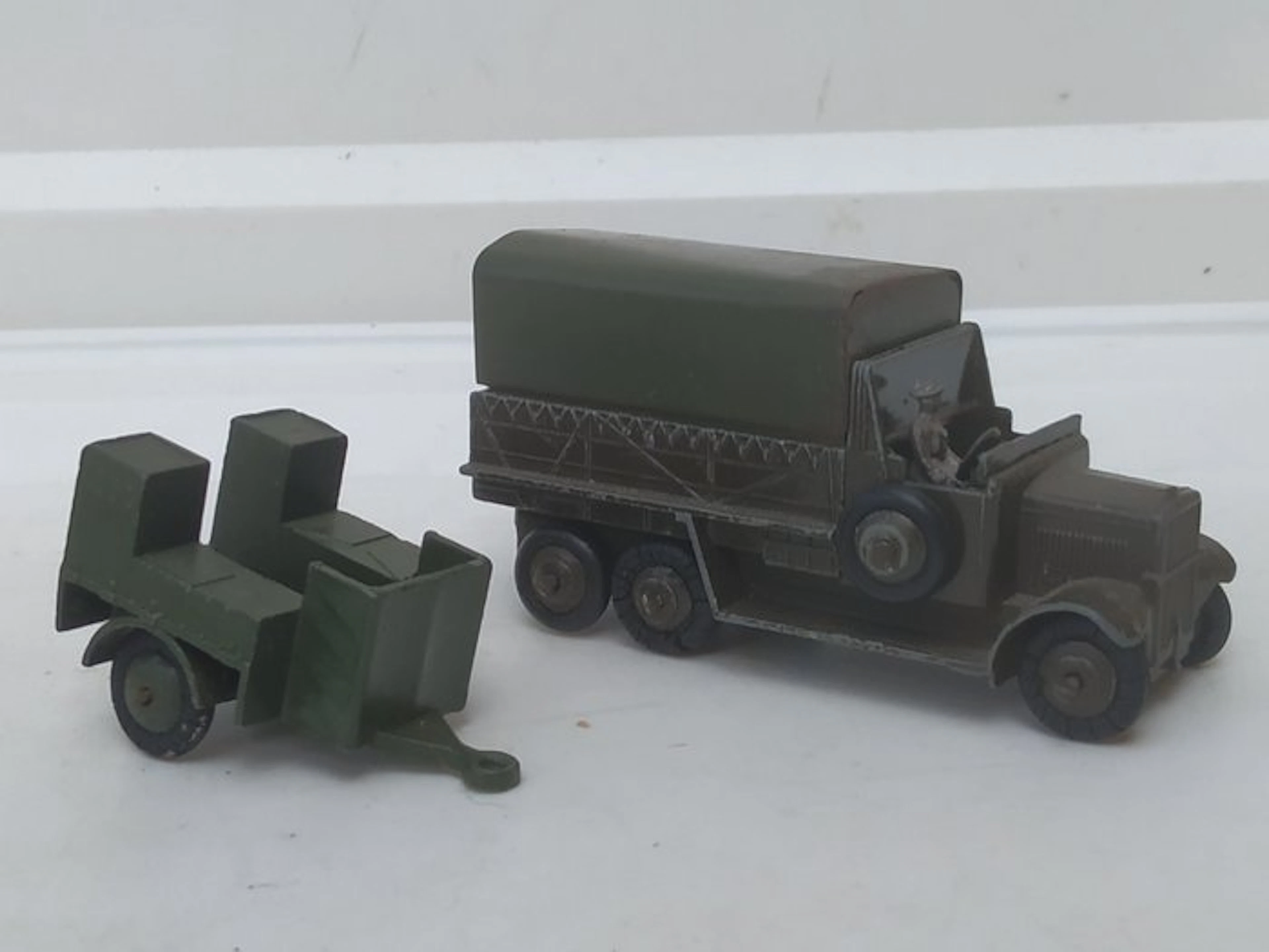 Dinky Toys 1:48 - Model truck (2) - Pre-War First Issue...