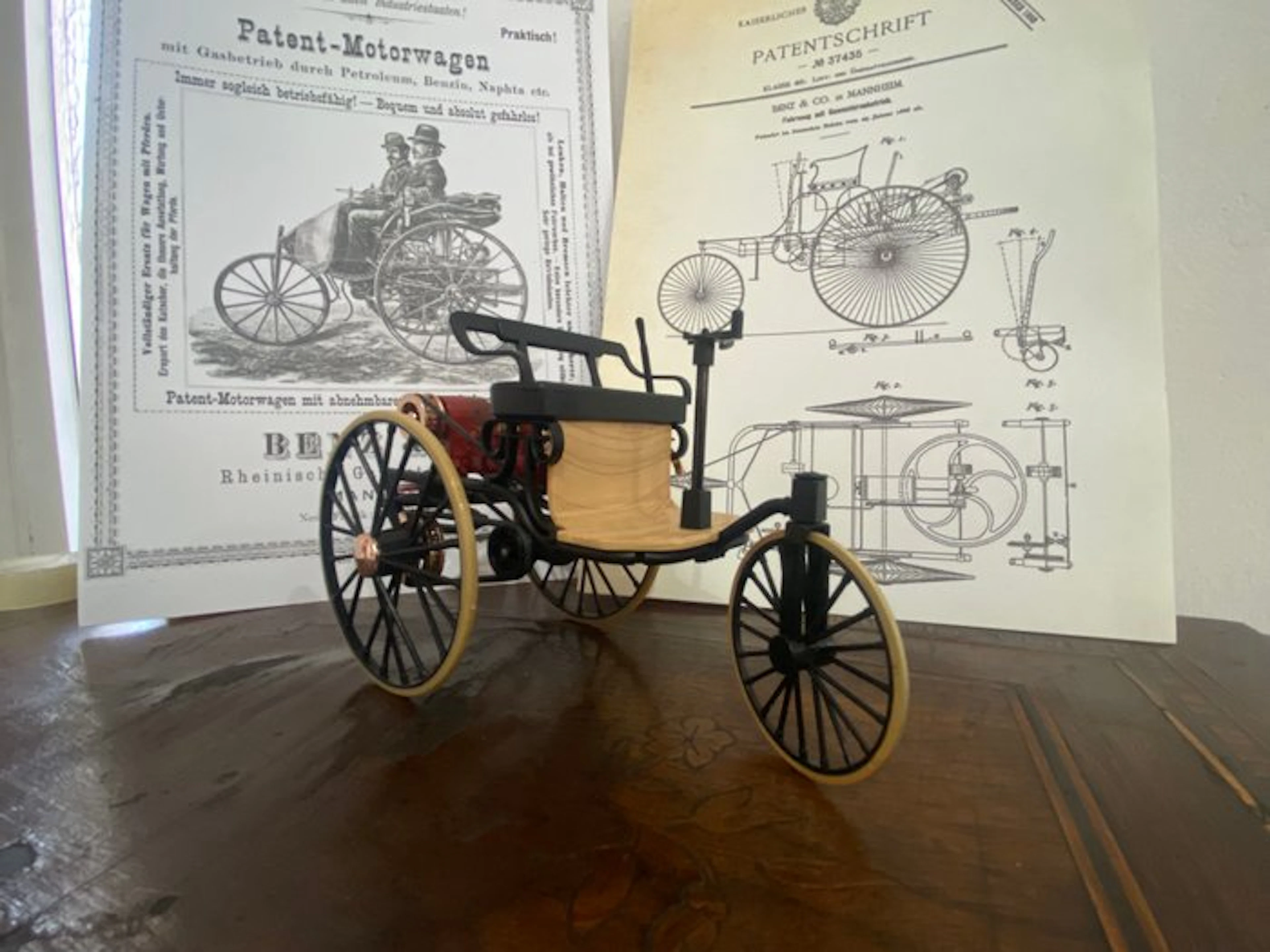 Mercedes Benz 1:12 - Model car - Patent-Motorwagen 1886