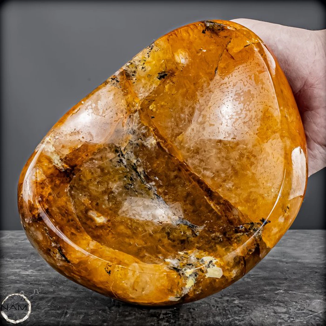 Rare natural Golden Healer Quartz bowl – exceptional...